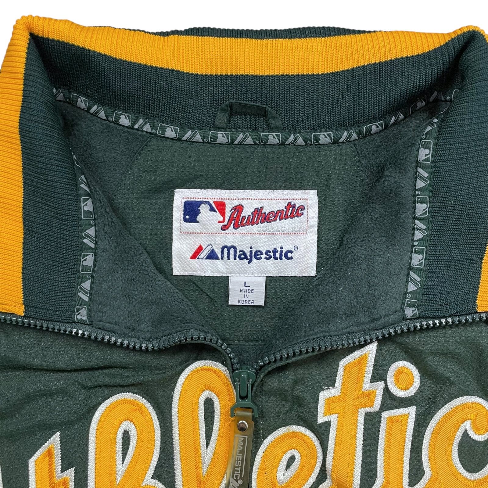 MLB 00s OAKLAND ATHLETICS A's MAJESTIC AUTHENTIC DUGOUT JACKET Size US L / EU 52-54 / 3 - 6 Thumbnail