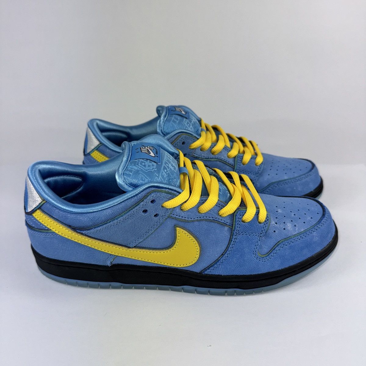 Nike SB NIKE SB DUNK LOW THE POWERPUFF GILS BUBBLES Size US 10 / EU 43 - 1 Thumbnail