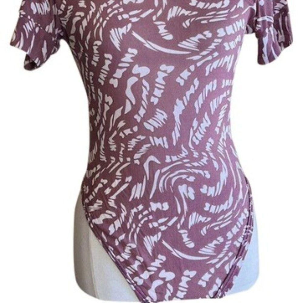 Designer CT1125a NWT-SKIMS SUMMER MESH BODYSUIT-RASBERRY SWIRL 4X Size M / US 6-8 / IT 42-44 - 2 Thumbnail