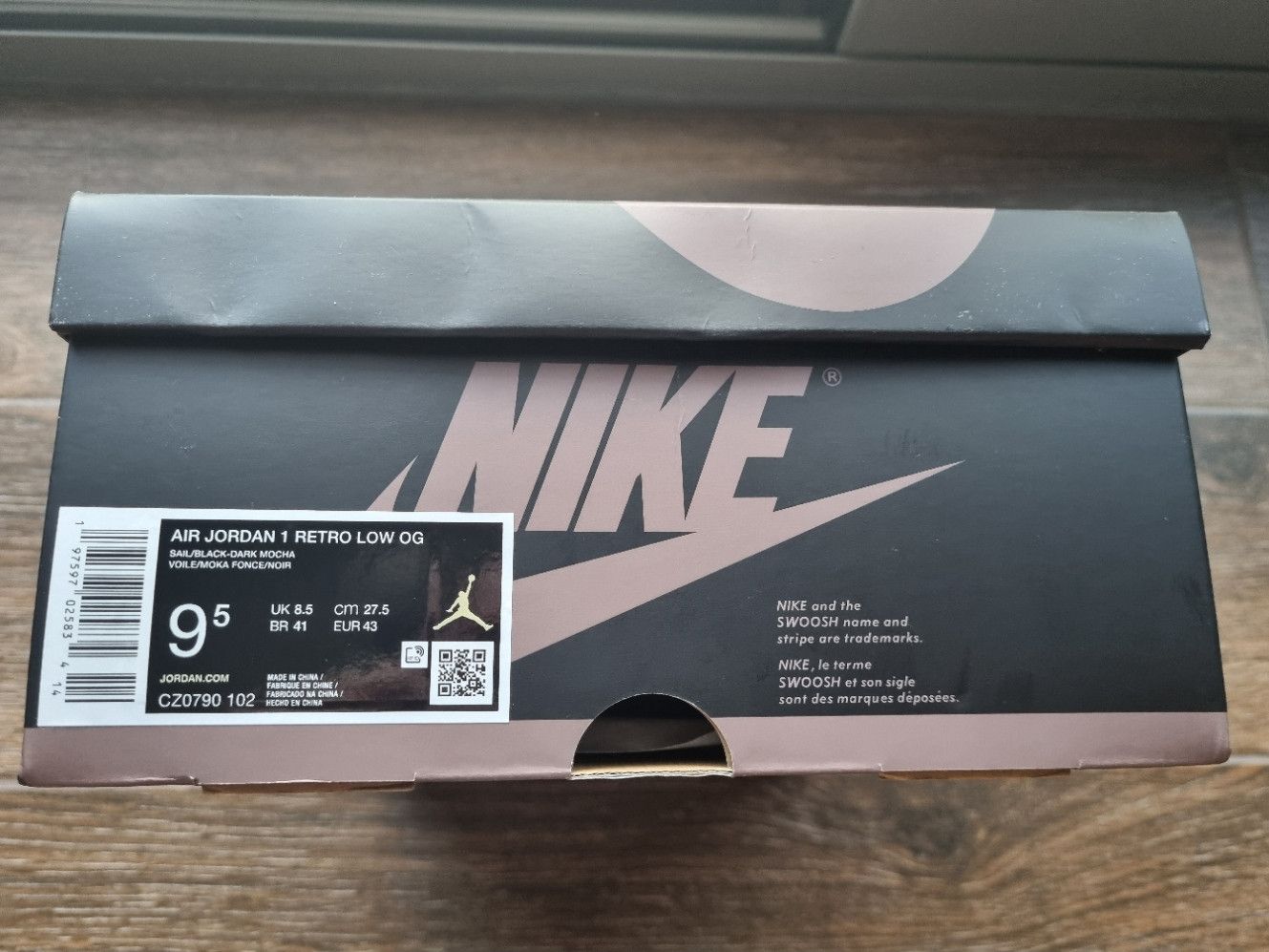 Nike Jordan Air 1 Retro Low Og Mocha Size US 9.5 / EU 42-43 - 7 Thumbnail