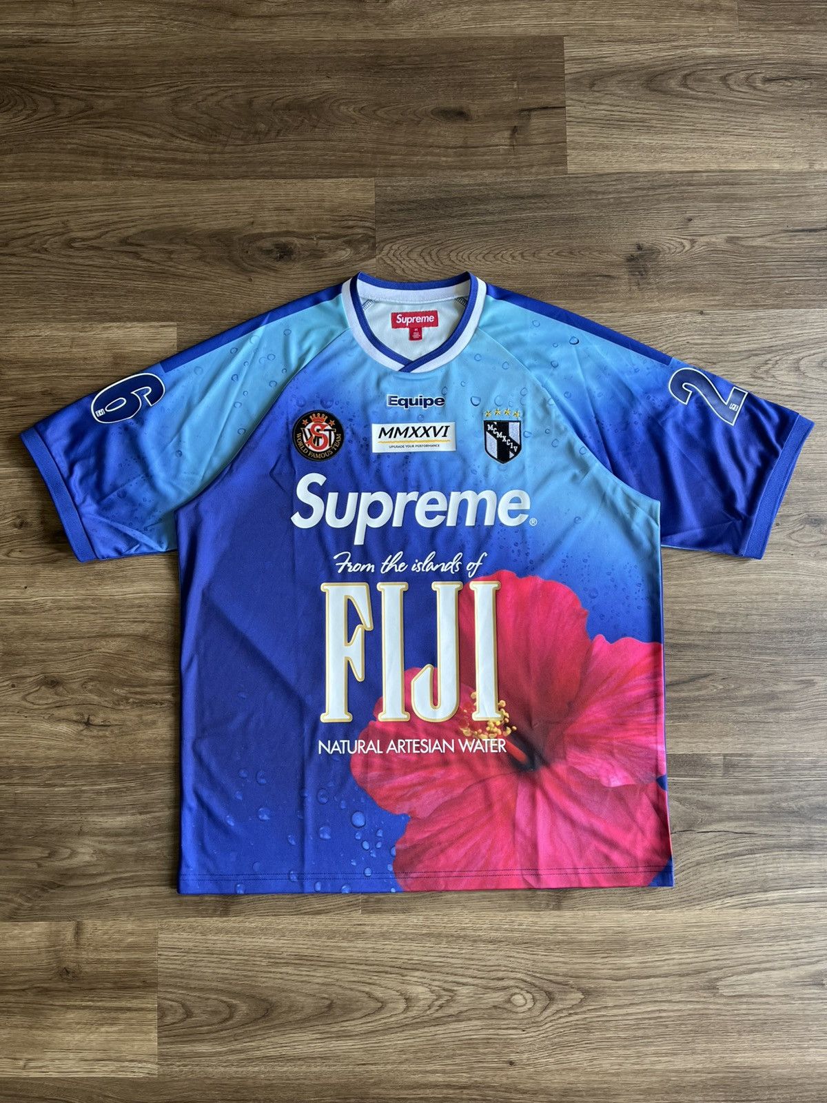Supreme Supreme akira soccer top FW17 | Grailed