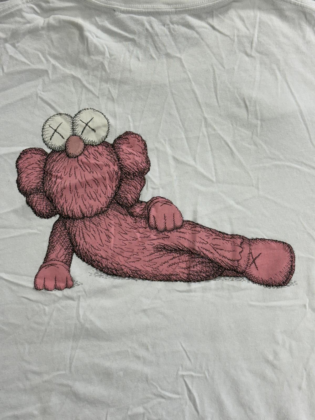 Other Kaws x Sesame Street T-shirt Sesame St XX Elmo Uniqlo XXL Size US XXL / EU 58 / 5 - 2 Thumbnail