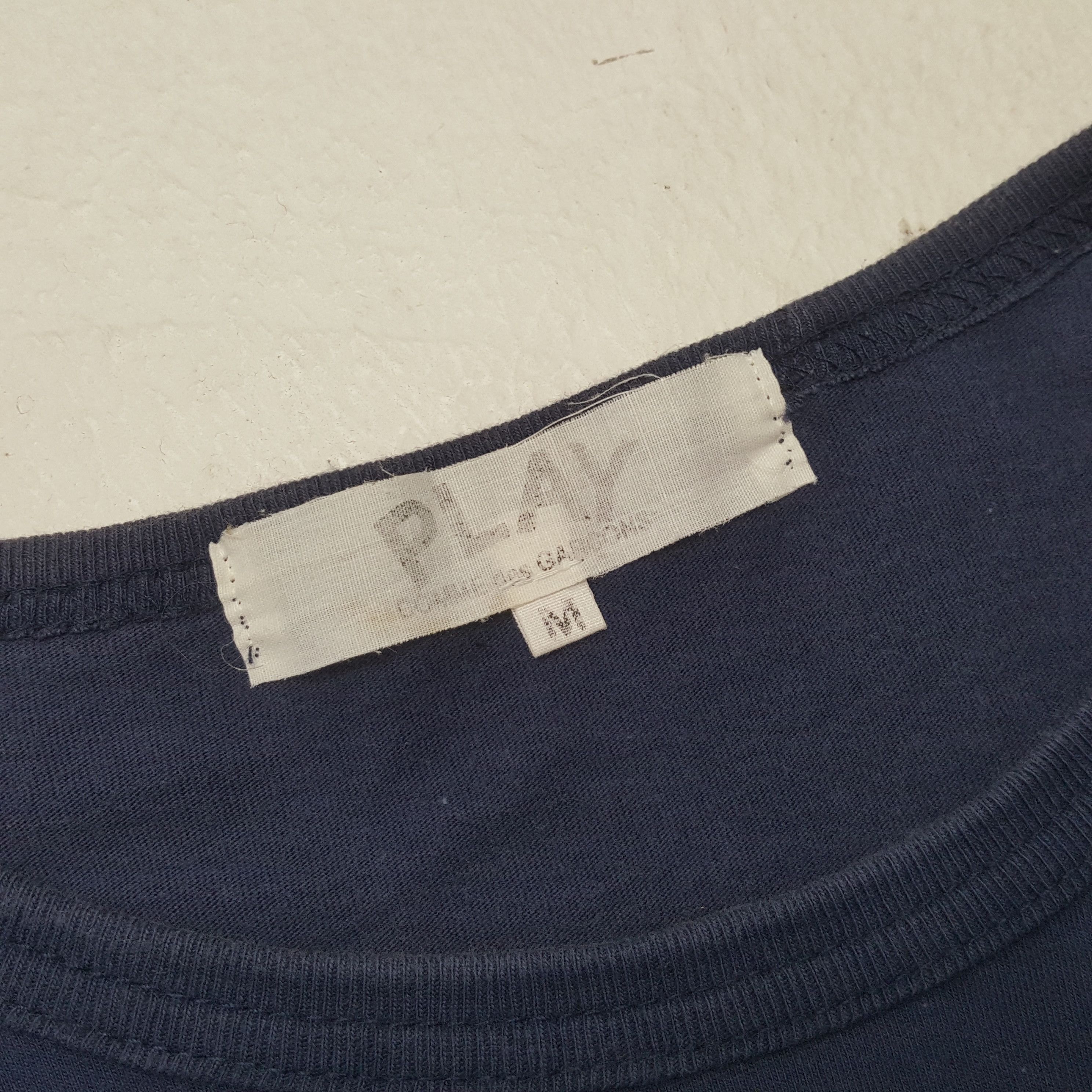 Comme des Garcons PLAY Vintage Comme Des Garçons Japanese Brand T-shirt RR6 Size US S / EU 44-46 / 1 - 4 Thumbnail