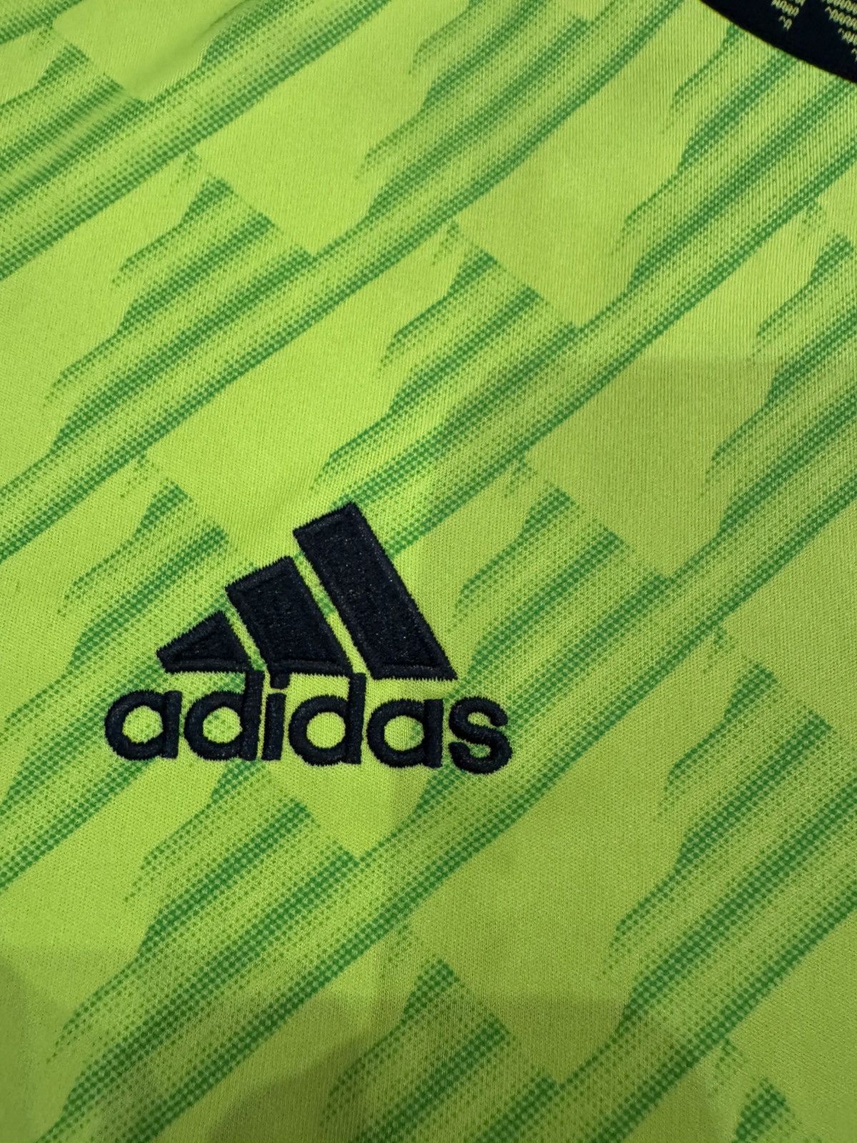 Adidas MANCHESTER UNITED 2022 2023 FOOTBALL JERSEY ADIDAS HE2981 XL Size US XL / EU 56 / 4 - 7 Thumbnail