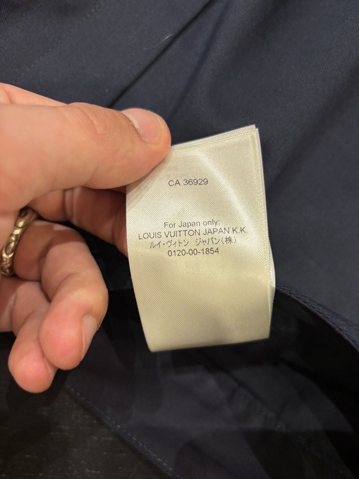 Louis Vuitton Louis Vuitton Embossed Cargo Short Size US 34 / EU 50 - 11 Thumbnail