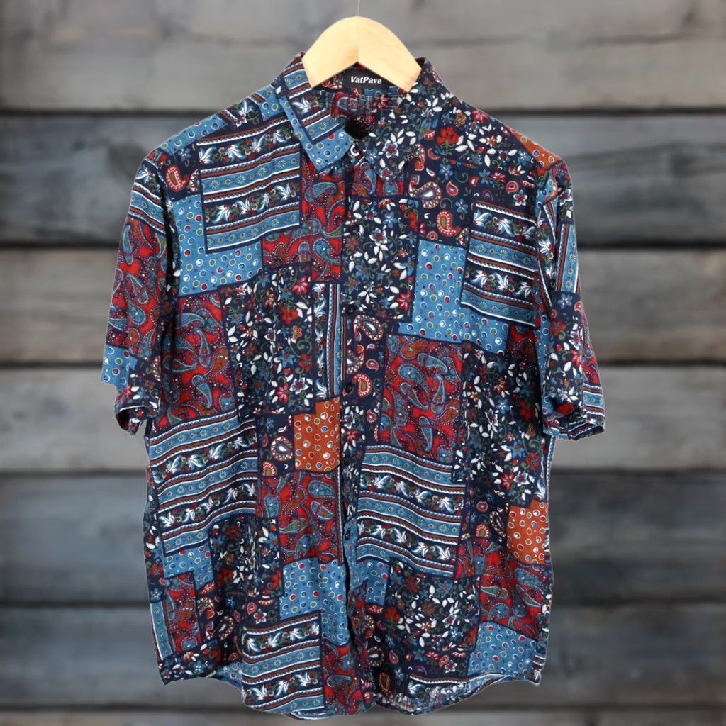 Vintage VatPave Shirt Men XL Red Blue Paisley Patchwork Bandana Cotton Viscose Button-Up Short Sleeve Bohemian Hippie Retro Size US XL / EU 56 / 4 - 1 Thumbnail