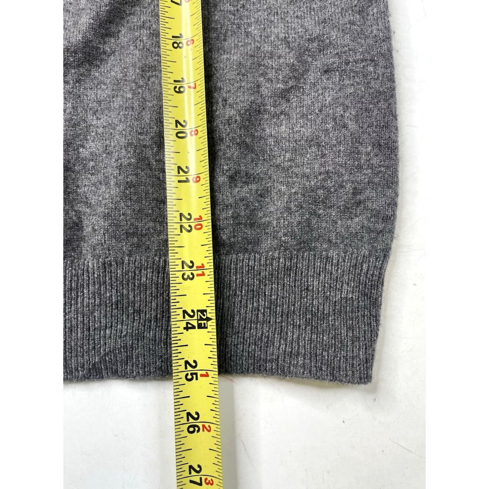 AQUA Aqua Cashmere Sweater Gray Crew neck Floral Knit Size XS Embellished Size XS / US 0-2 / IT 36-38 - 6 Thumbnail