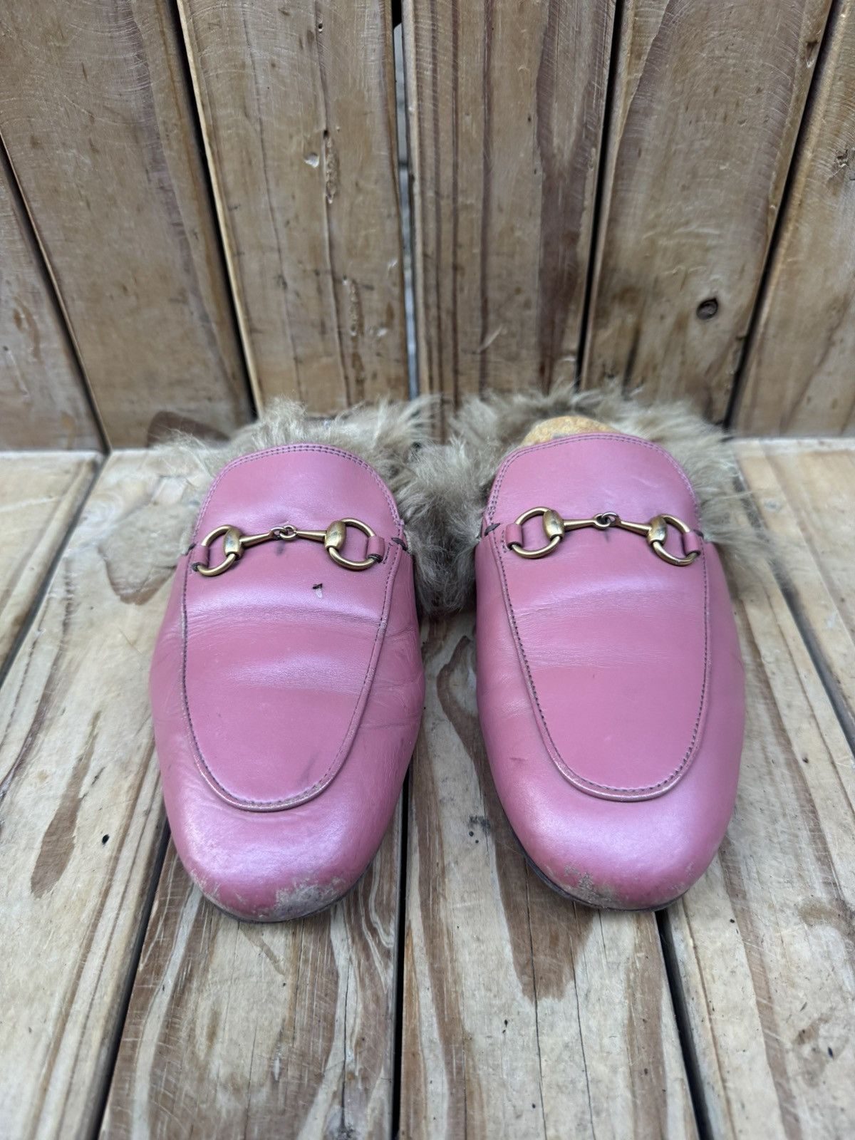 Gucci Gucci shearling Fur pink women’s Mules sz EUR 36.5 US 6.5 Size US 6.5 / IT 36.5 - 3 Thumbnail