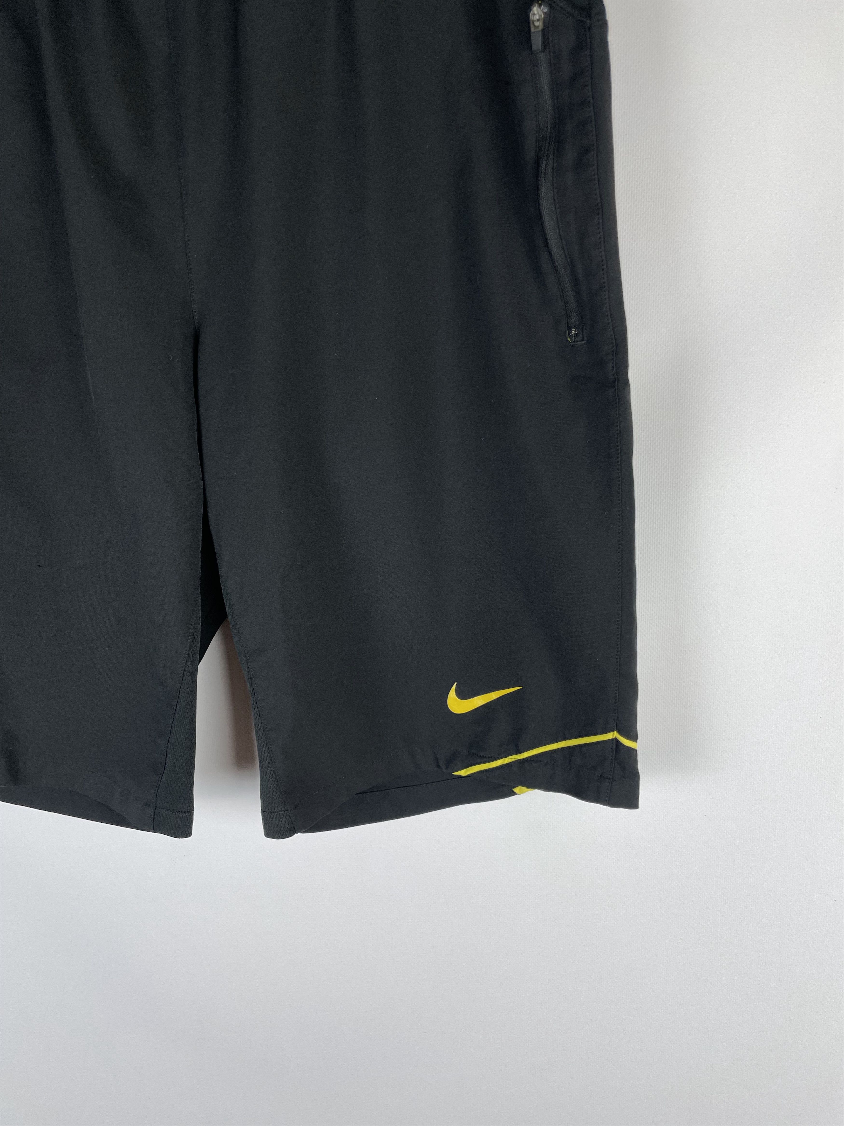 Nike Mens Vintage Nike shorts Y2k Size US 34 / EU 50 - 3 Thumbnail