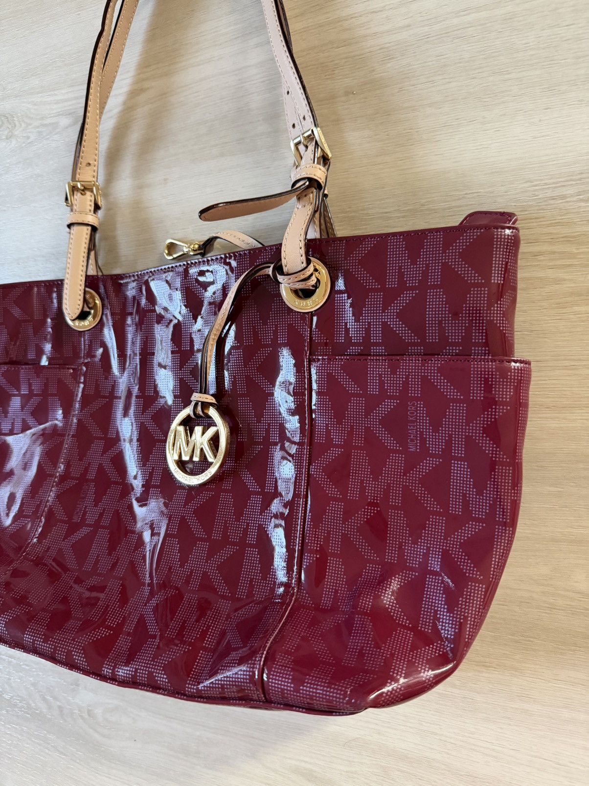 Michael Kors Michael Kors Jet Set Tote Bag Patent Leather Burgundy Logo Size ONE SIZE - 2 Thumbnail