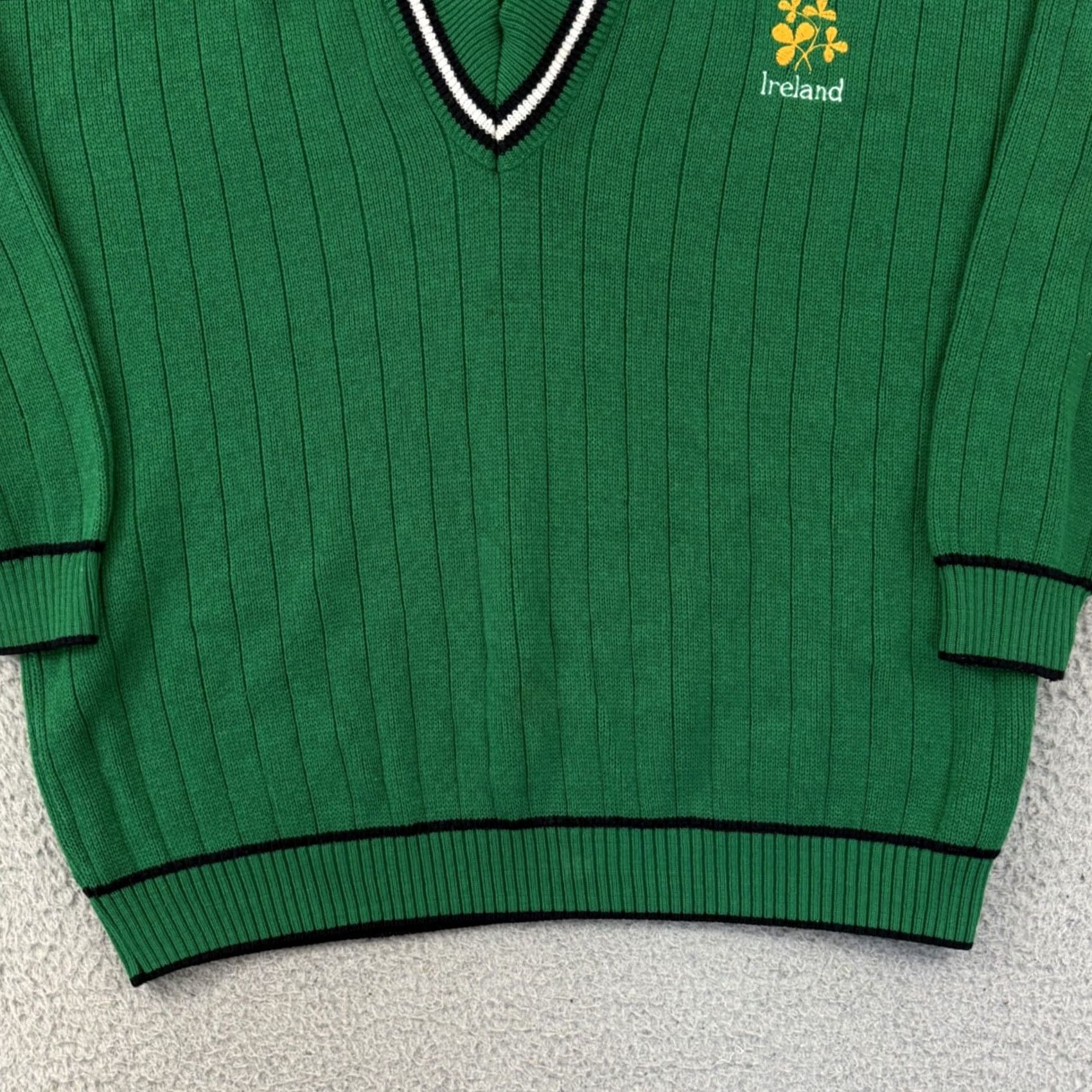 Vintage VINTAGE Country Collection Sweater Mens XL Green Ireland Knit V Neck Academia Preppy Pullover Knit Style Solid Embroidered Size US XL / EU 56 / 4 - 2 Thumbnail