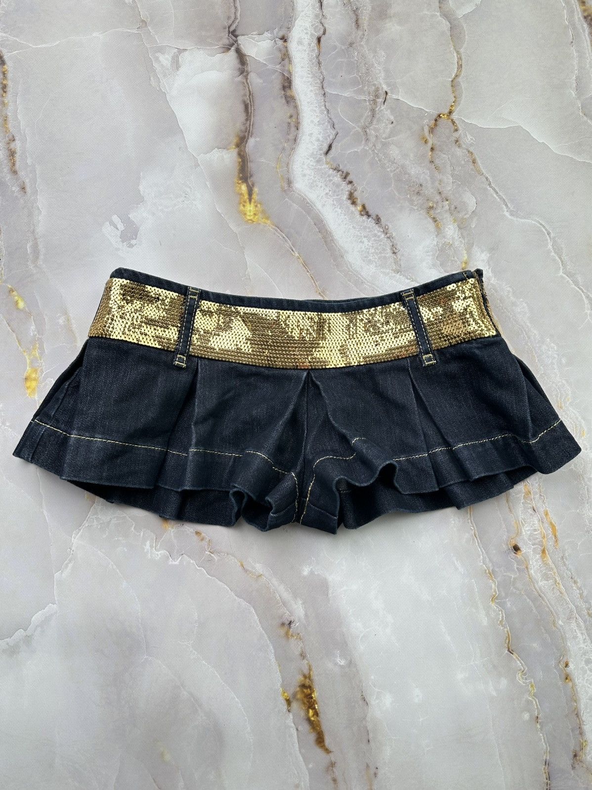 Japanese Brand Vintage Shorts Size 27" / US 4 / IT 40 - 1 Thumbnail