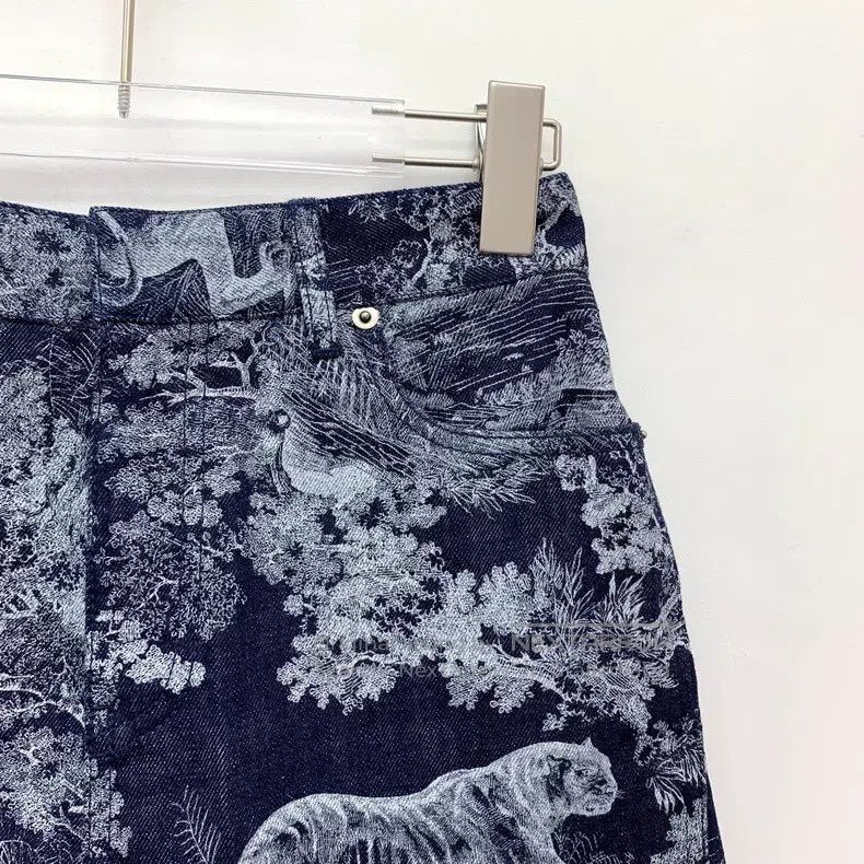 Dior Dior Blue Jungle Animal Printed Cotton Casual Denim Shorts Size 42" / US 20 - 3 Thumbnail