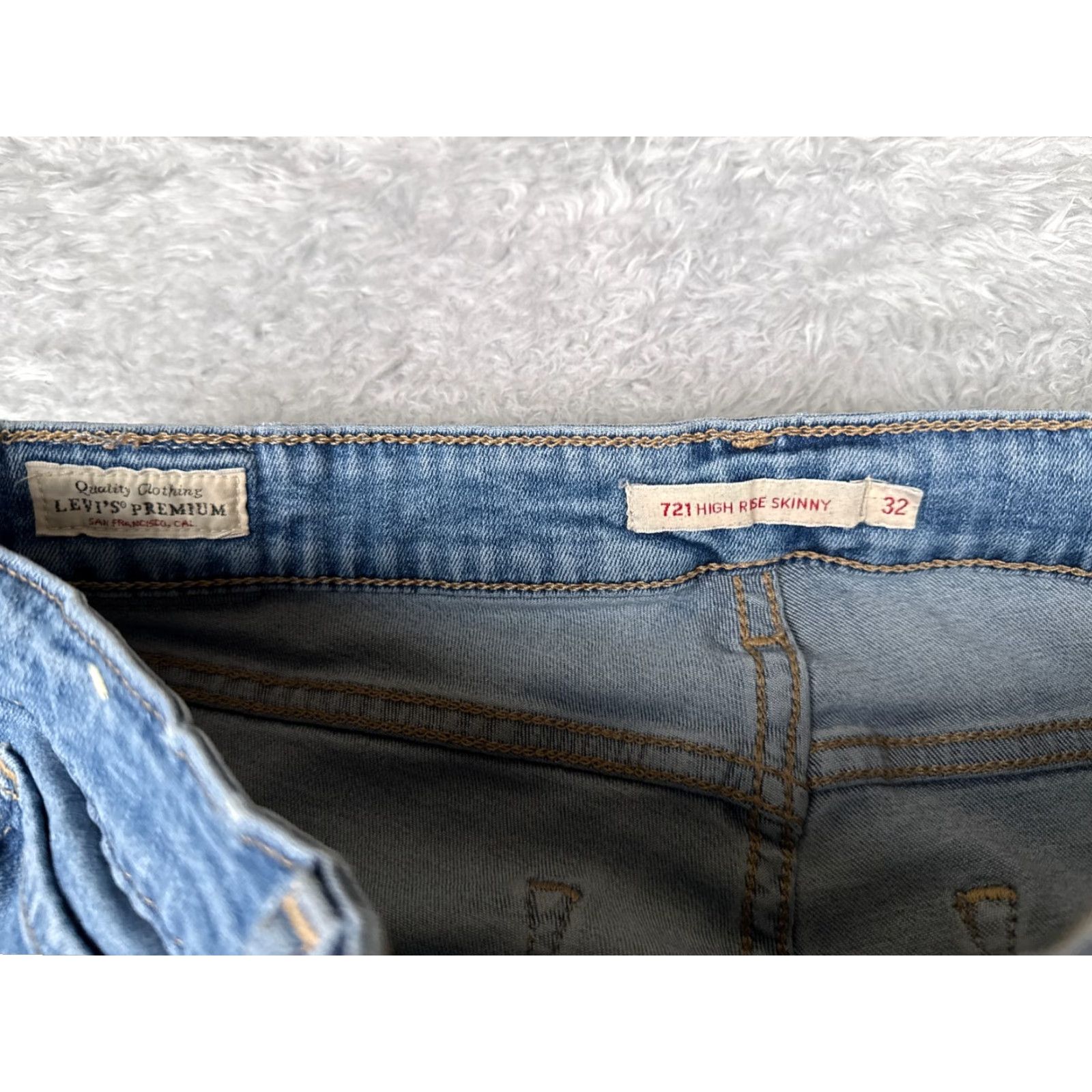 Levi's Levi's Jeans Women 32 Blue Denim Skinny High Rise 700 Series Regular Inseam 29 in 5-Pocket Cotton Blend Distressed Mid Rise Size 24" / US 00 / IT 34 - 6 Thumbnail