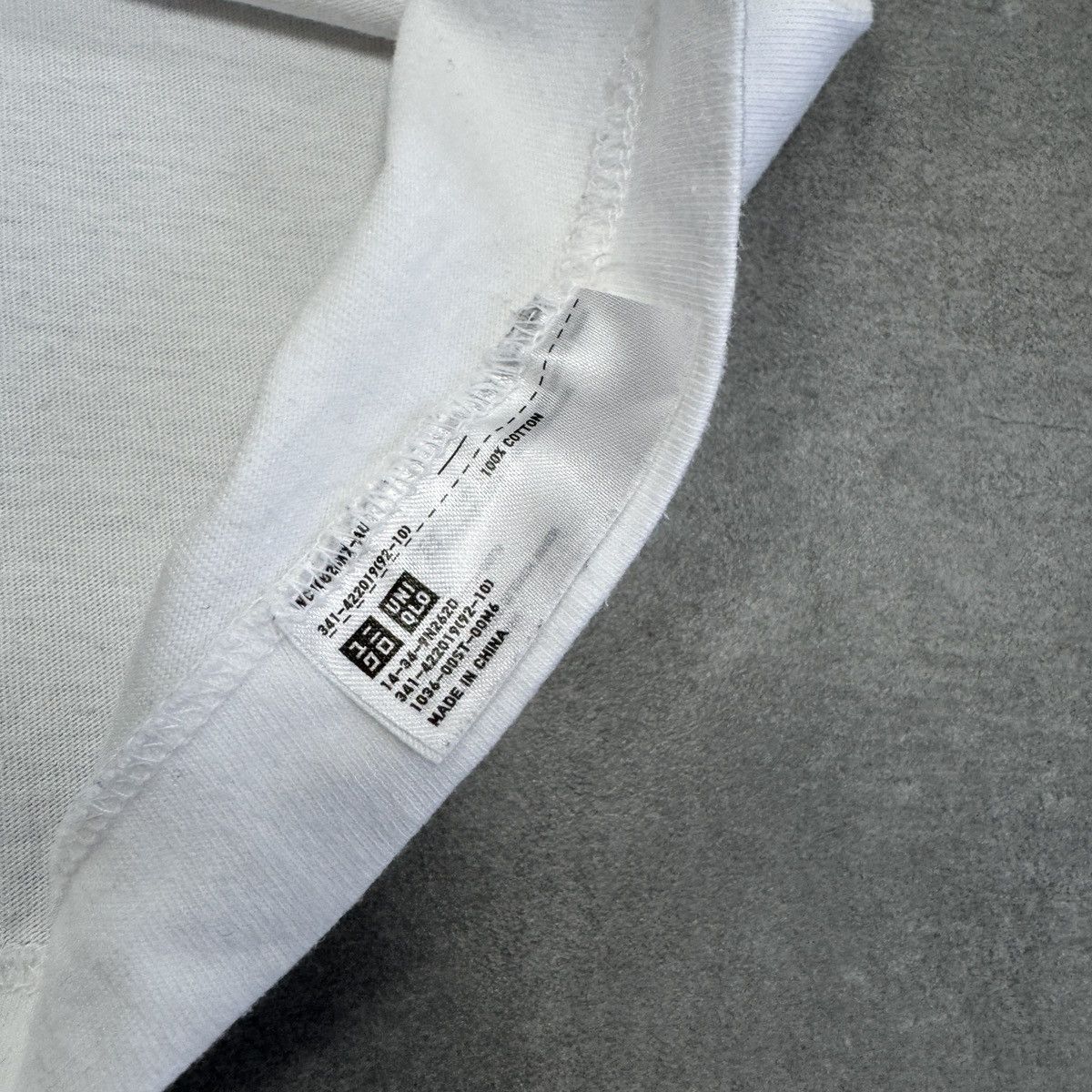 Kaws Uniqlo x Kaws Big Logo White T-Shirt Men Size L Size US L / EU 52-54 / 3 - 12 Thumbnail