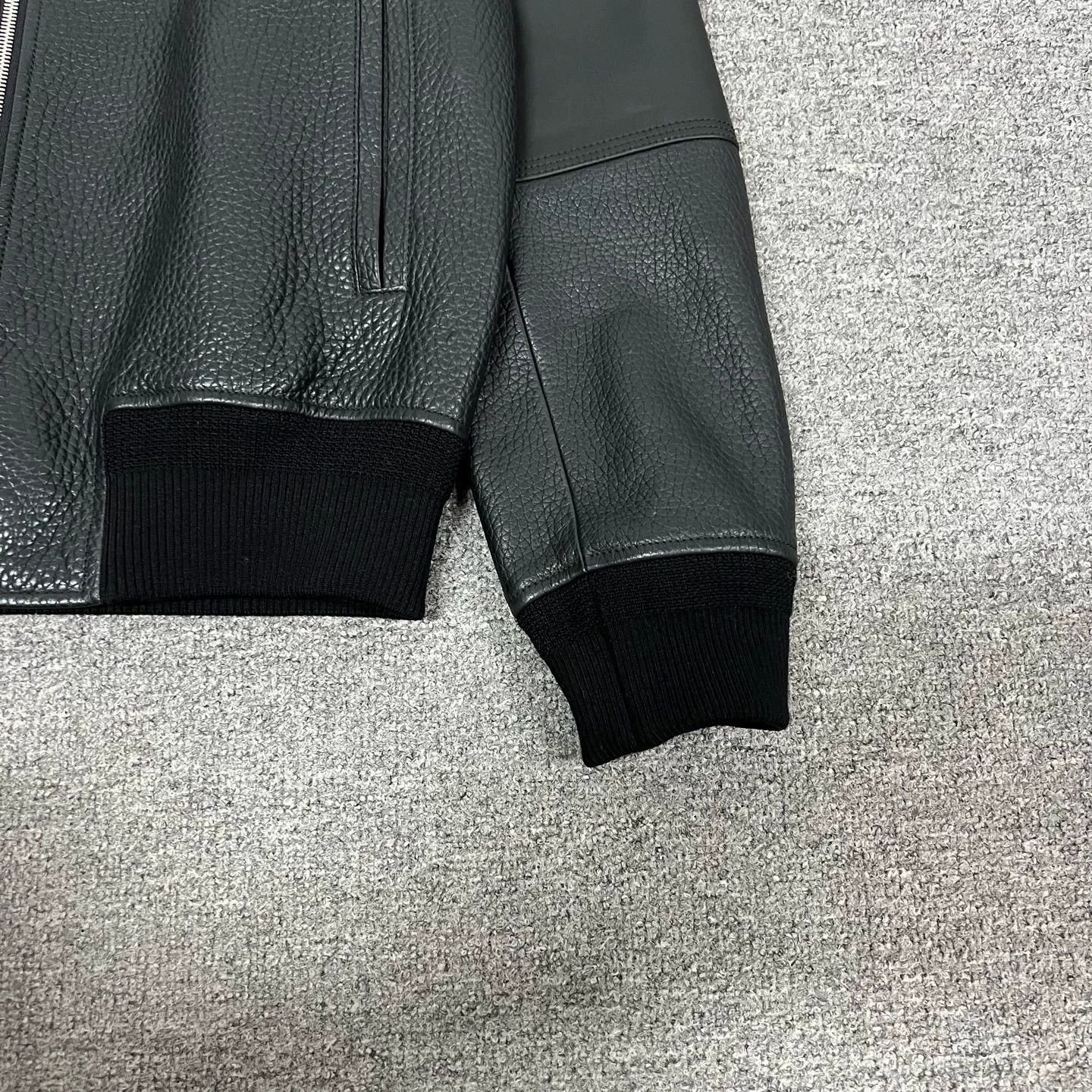 Louis Vuitton Louis Vuitton LV Leather Bomber Jacket, Size US S / EU 44-46 / 1 - 5 Thumbnail