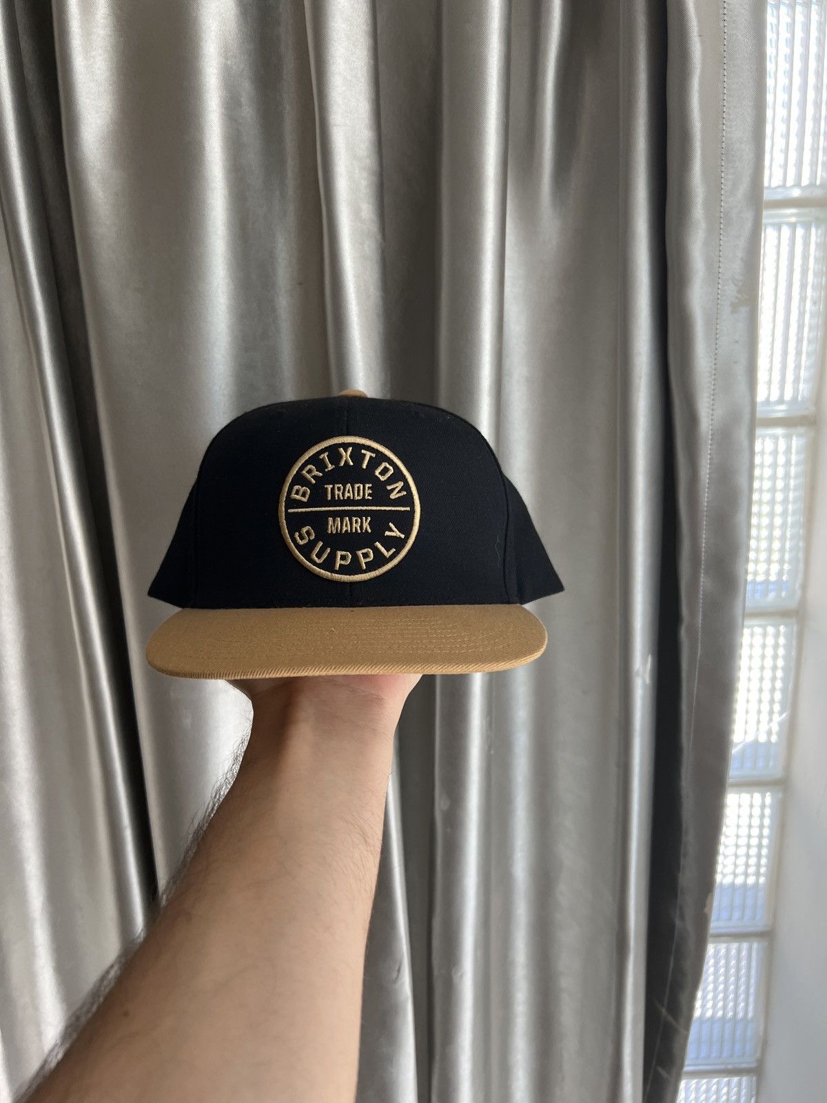 Brixton Vans, Burton and Brixton hats Size ONE SIZE - 3 Thumbnail