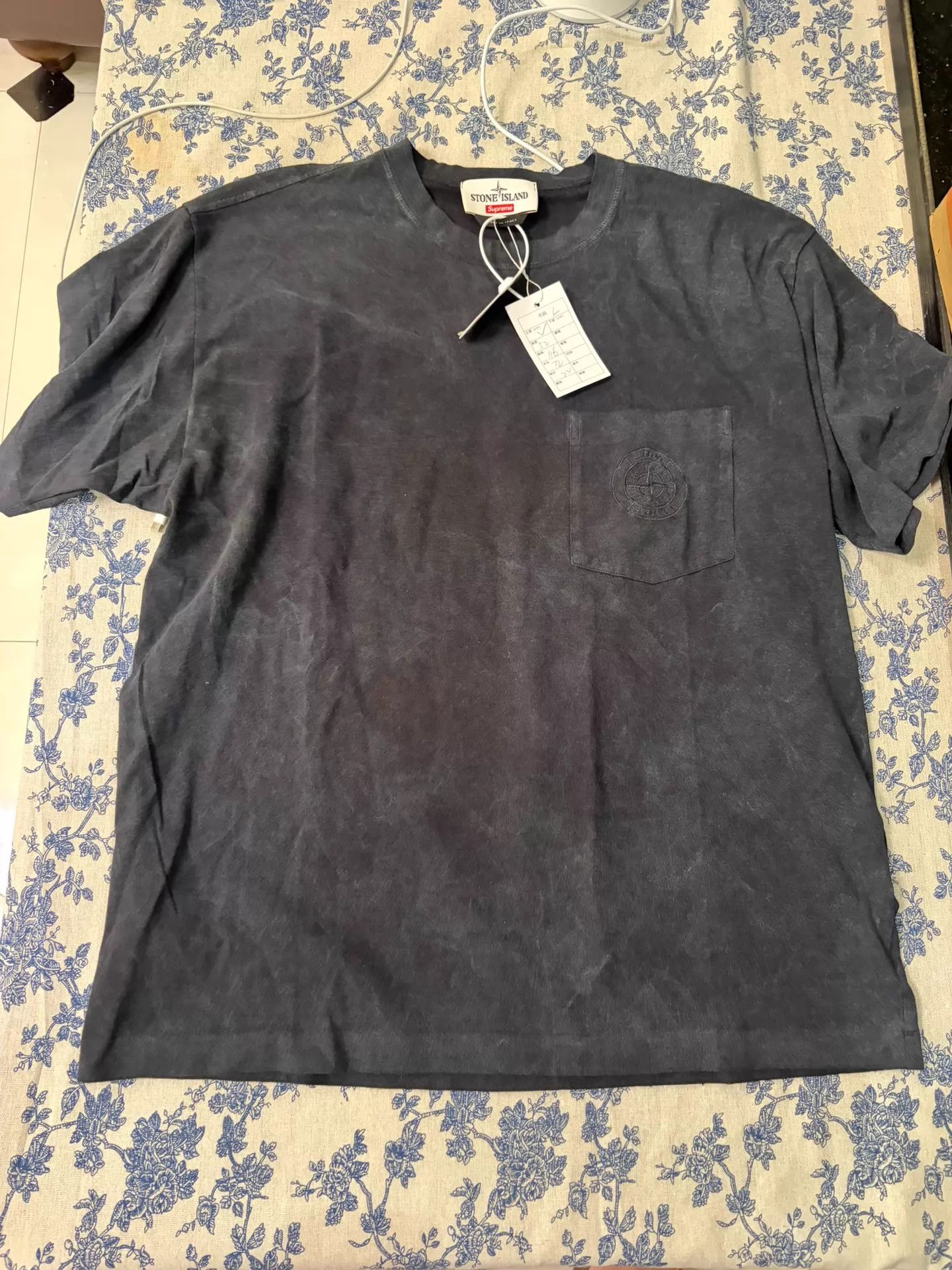 Supreme Supreme x Stone Island Pocket S/S T Vintage Wash L Size US L / EU 52-54 / 3 - 1 Thumbnail