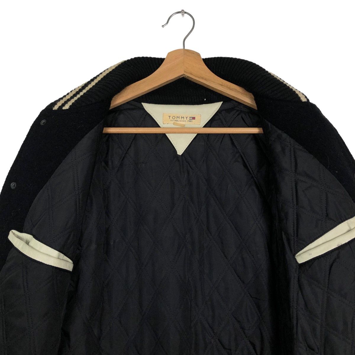 Japanese Brand 🔥90s Vintage Varsity Jacket Tommy Hilfiger Leather Handling Size US L / EU 52-54 / 3 - 10 Thumbnail