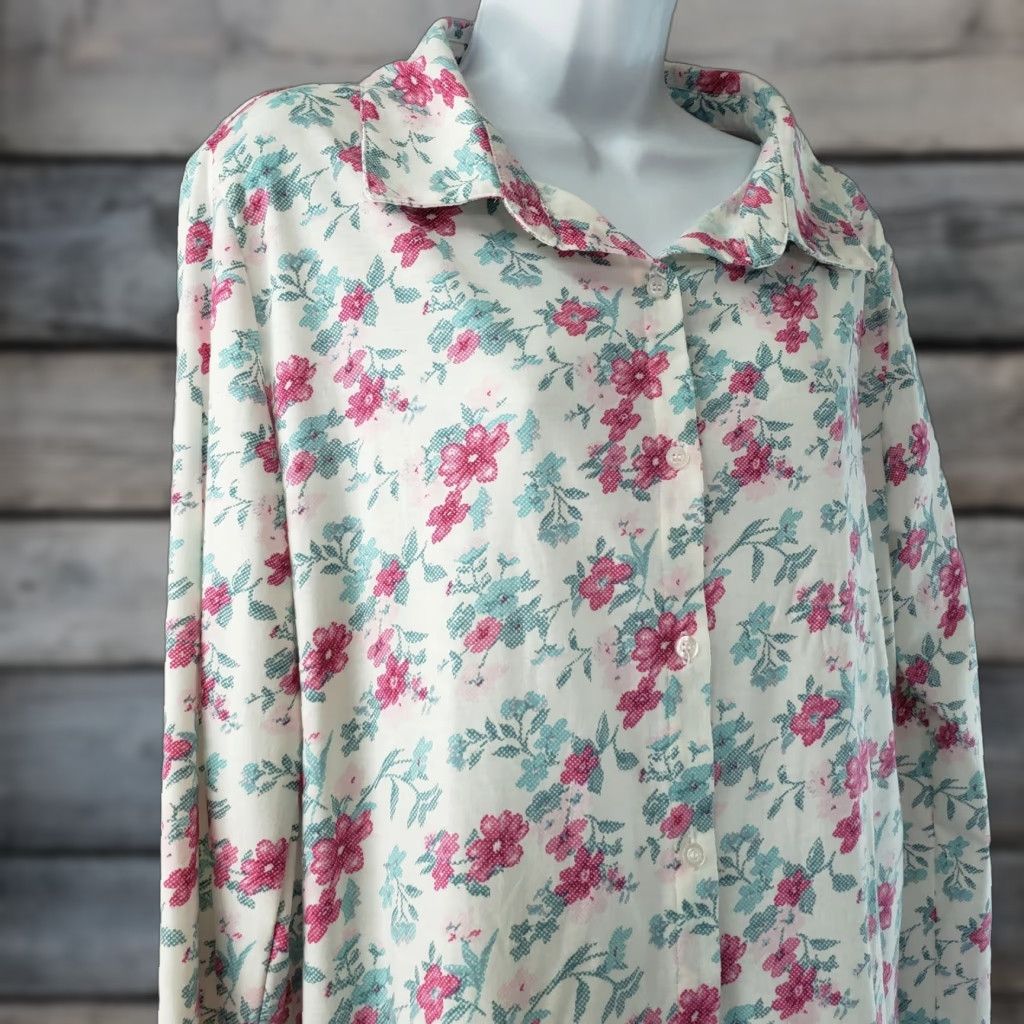Vintage VINTAGE? No — Actually: LuLaRoe Valentina top White Pink Floral Button-Up Shirt Women M Size M / US 6-8 / IT 42-44 - 1 Thumbnail
