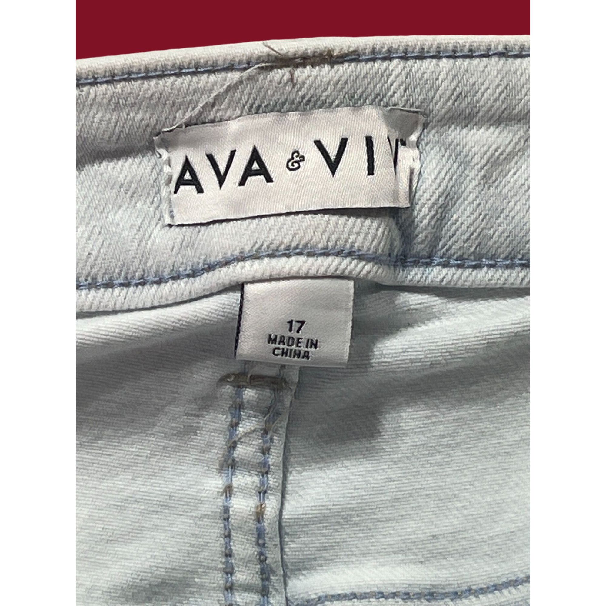 Other Ava & Viv - Women's High-Rise Denim Shorts - Slim Fit - Ligh Size 37" - 12 Thumbnail