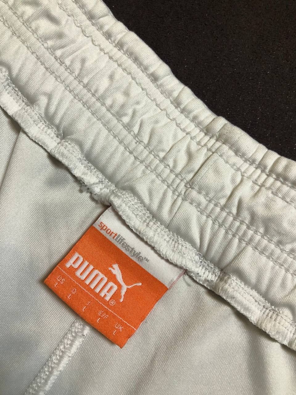 Puma ITALY HOME FOOTBALL SOCCER SHORTS PUMA Size US 34 / EU 50 - 2 Thumbnail