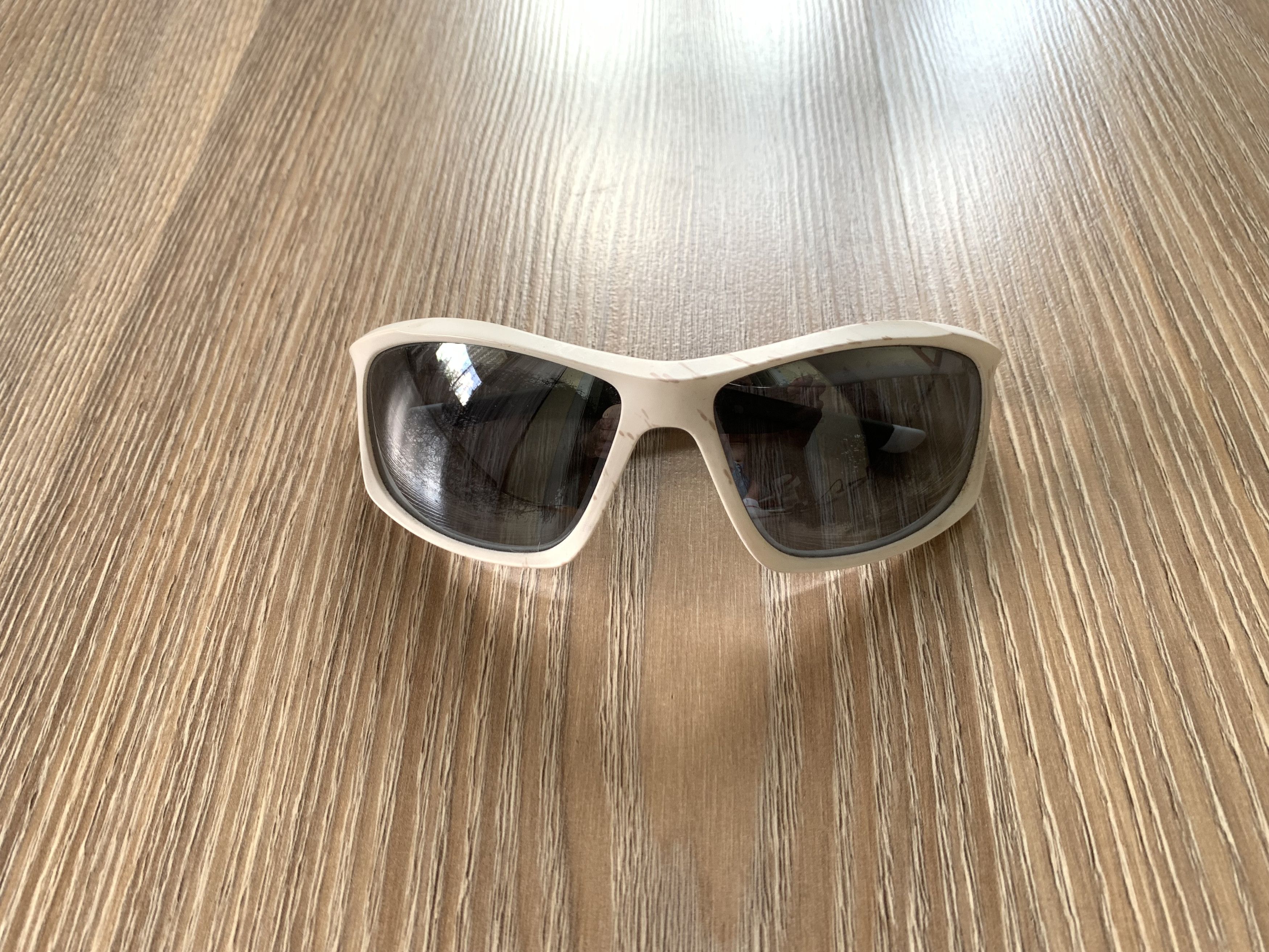 Designer Invu White Polarized Sunglasses Size ONE SIZE - 2 Thumbnail