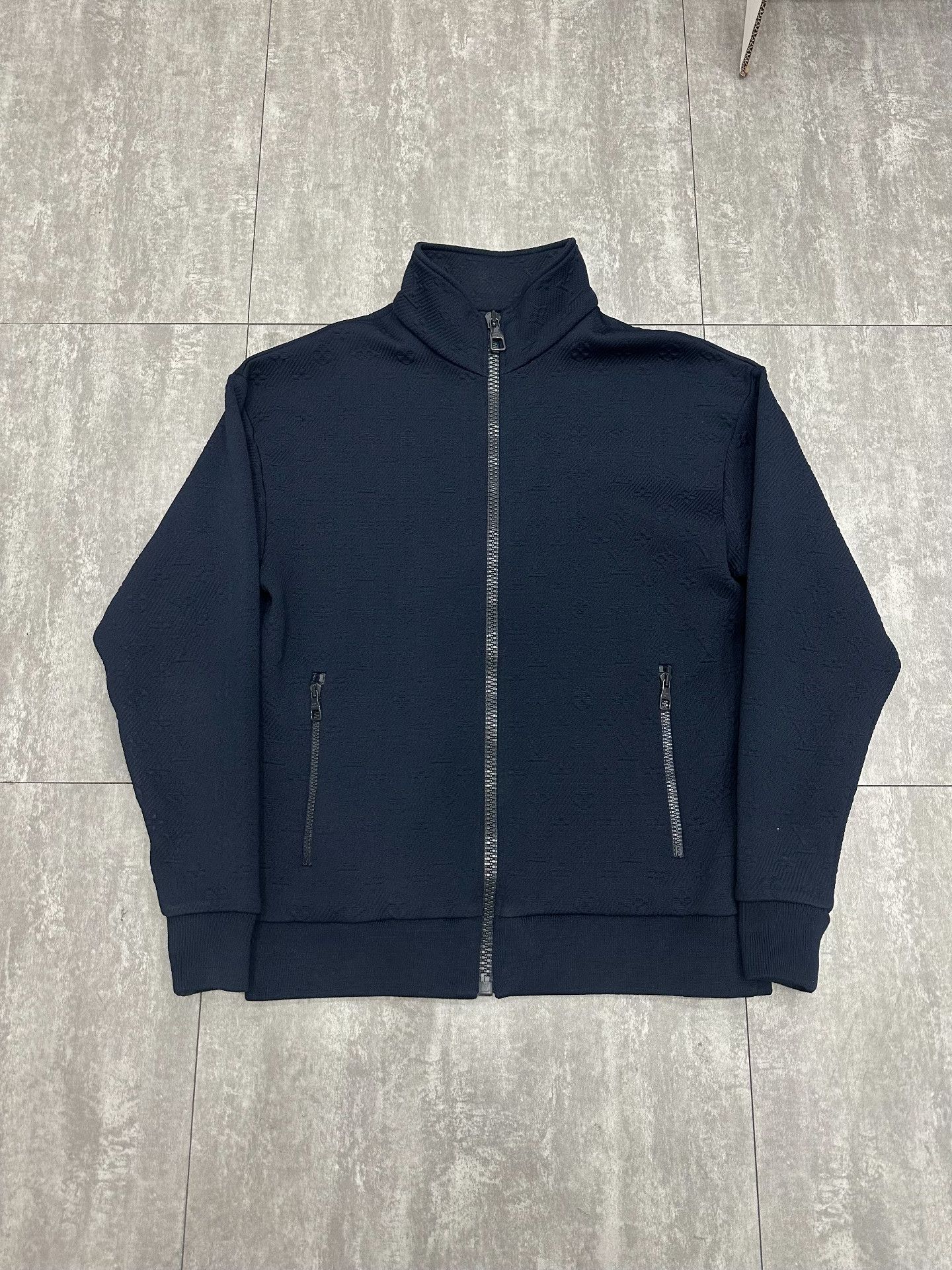 Louis Vuitton Louis Vuitton Knit Blue Sweater xs Men Size US XS / EU 42 / 0 - 1 Thumbnail