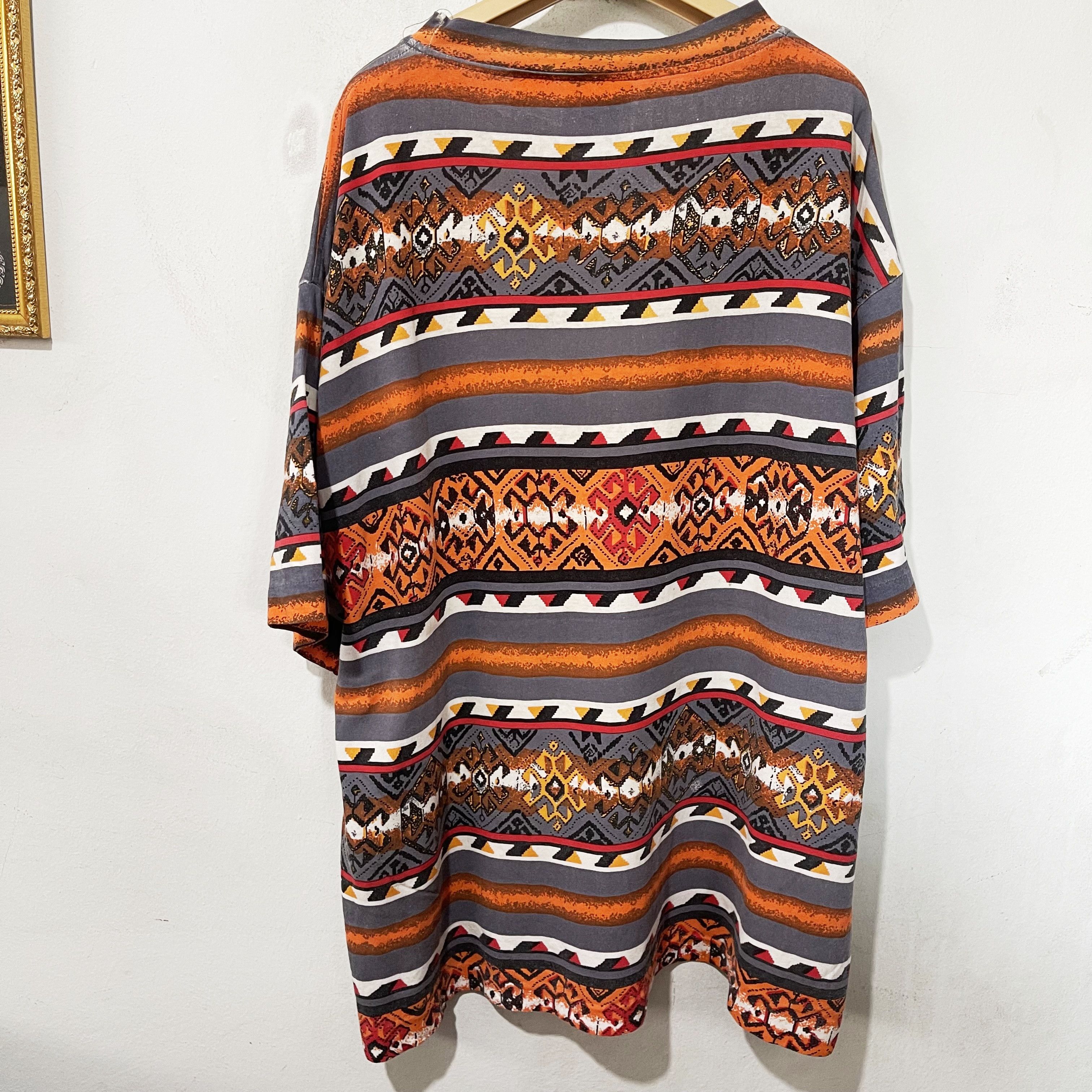 Vintage Vintage 90s Tribal Pattern T-Shirt Size US XXL / EU 58 / 5 - 2 Thumbnail