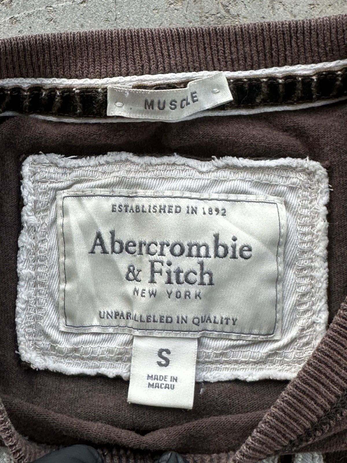 Abercrombie & Fitch Vintage Abercrombie & Fitch Spellout Y2k Tshirt Size US S / EU 44-46 / 1 - 6 Thumbnail