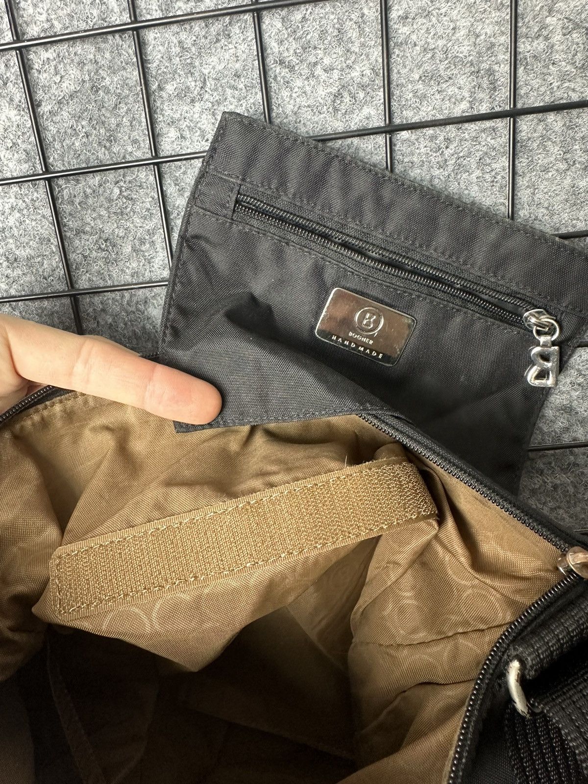 Bogner Bogner Streetwear Expanding Logo Print Crossbody Bag Size OS Size ONE SIZE - 12 Thumbnail