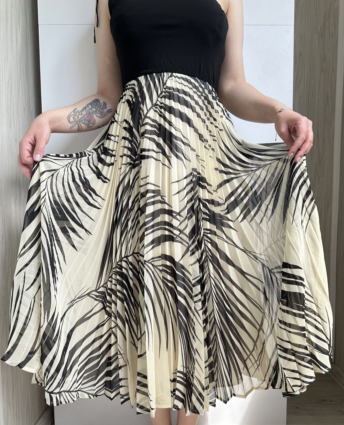Max Mara Max Mara Studio One-Shoulder Pleated Palm Print Midi Dress Size M / US 6-8 / IT 42-44 - 3 Thumbnail