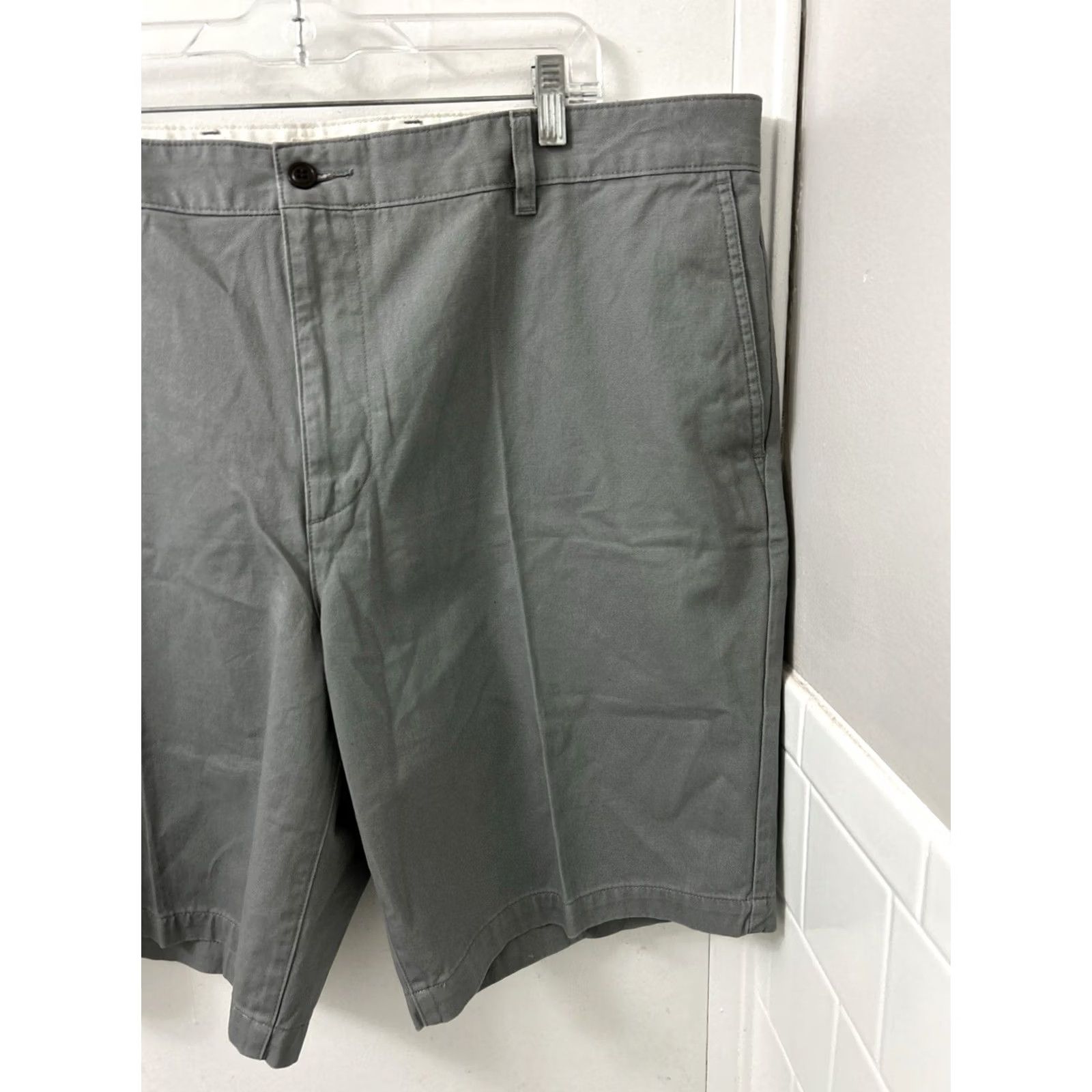 Dockers DOCKERS The Perfect Shorts Mens 44 Gray Cotton Chino Flat Front 10" NWT Size US 44 / EU 60 - 7 Thumbnail