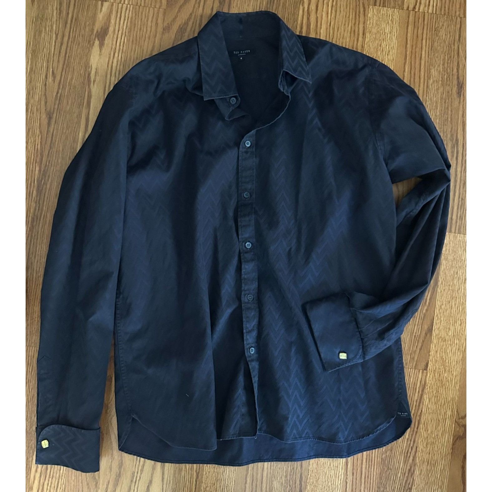 Ted Baker Ted Baker designer black button down men's shirt with cuffli Size US XL / EU 56 / 4 - 1 Thumbnail