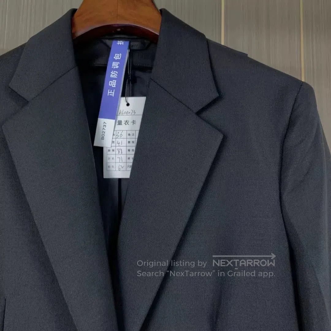 Givenchy Givenchy Women's Metal Buckle Blazer. Size XS / US 0-2 / IT 36-38 - 3 Thumbnail