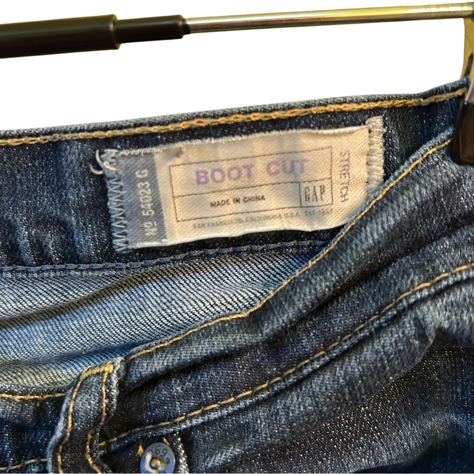 Gap Gap Bootcut Jeans Size 10 Medium Wash Stretch Denim Modern Size 32" / US 10 / IT 46 - 2 Thumbnail