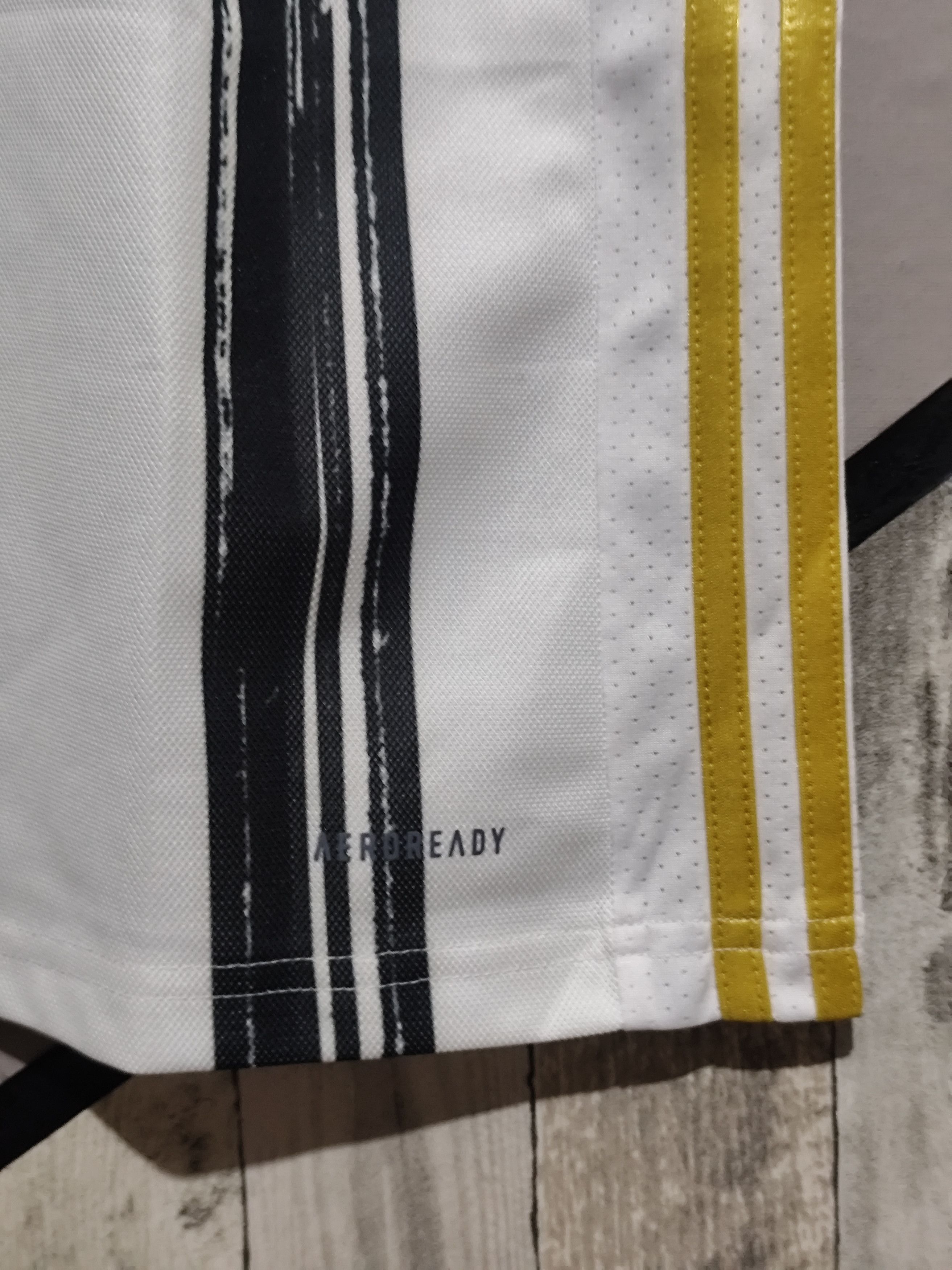 Adidas Adidas x Juventus #7 Cristiano Ronaldo 2020/2021 Home Jersey Size US L / EU 52-54 / 3 - 15 Thumbnail
