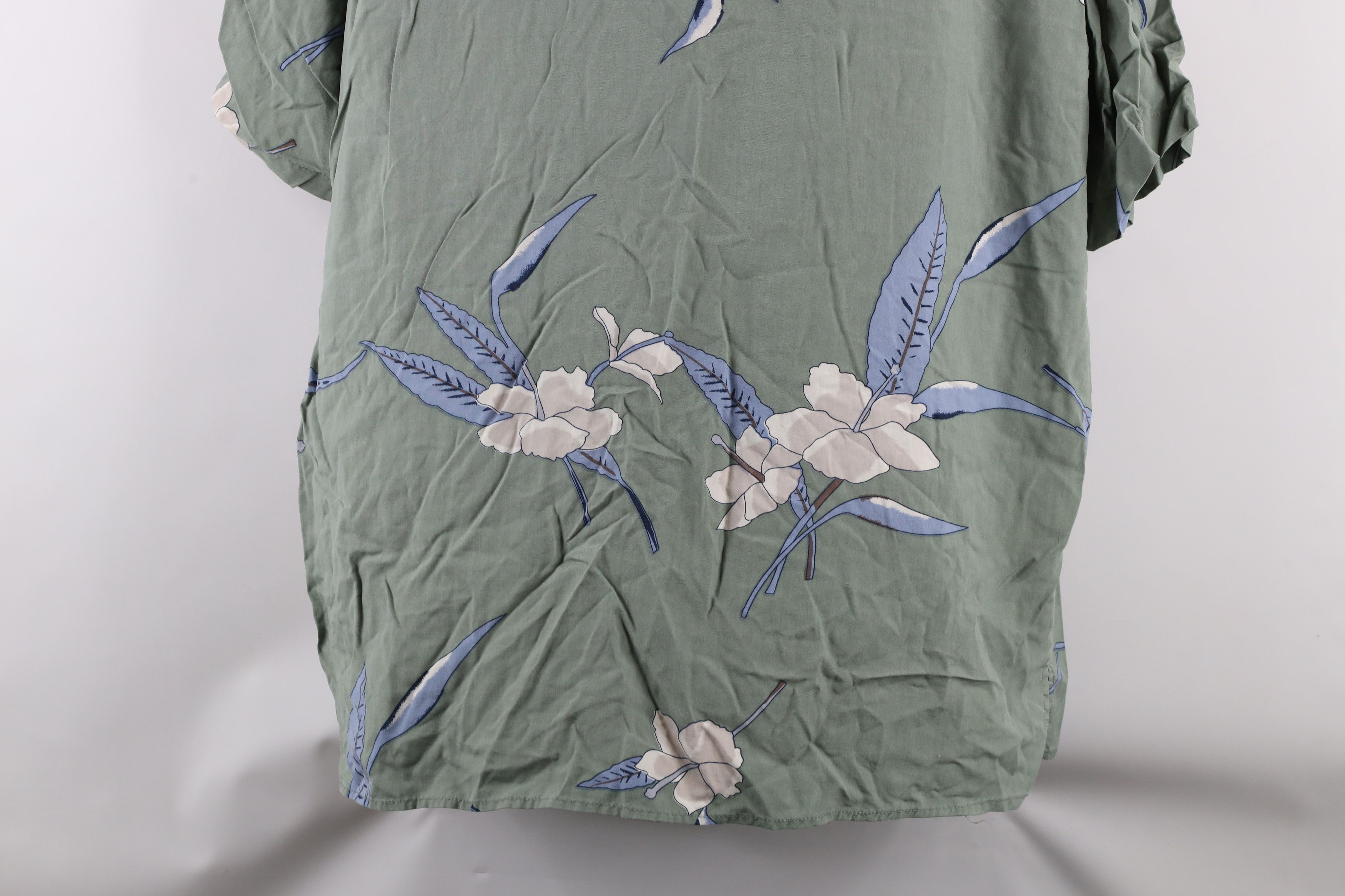 Vintage Vintage 90s Streetwear Silk Flower Hawaiian Button Shirt Size US L / EU 52-54 / 3 - 12 Thumbnail