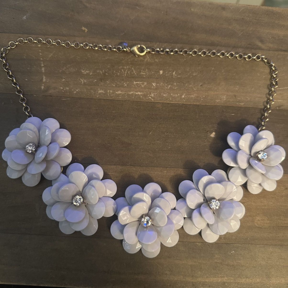 J.Crew J.Crew gold tone light gray flowers statement necklace Size ONE SIZE - 2 Thumbnail