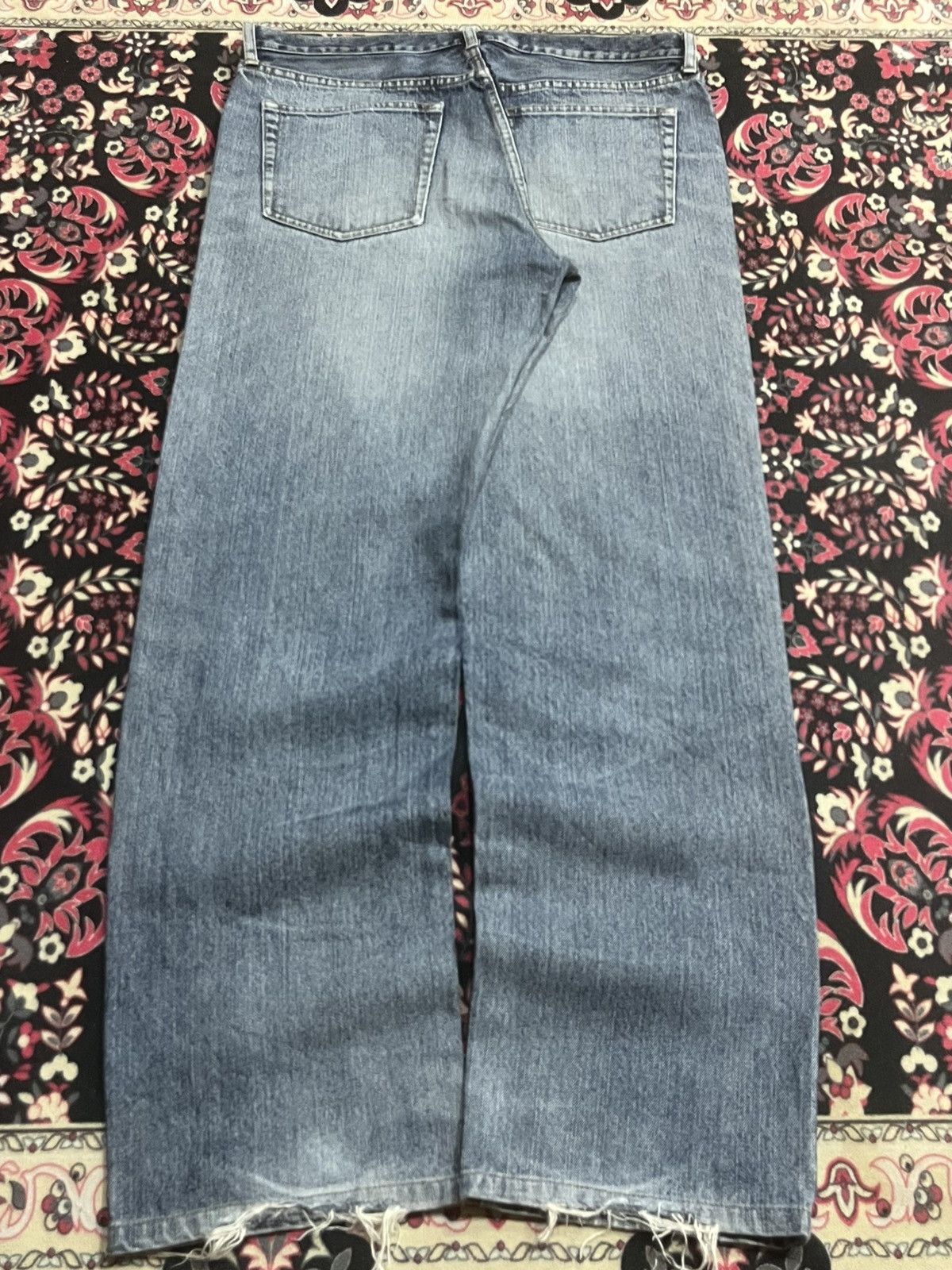 Uniqlo Vintage Uniqlo Blue Washed Distress Frayed Leg Straight Jean Size US 32 / EU 48 - 2 Thumbnail