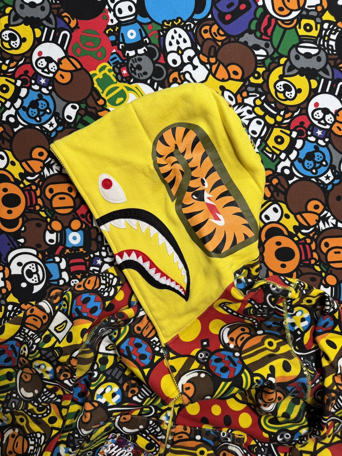 Bape A Bathing Ape Yellow Galaxy Camo Shark Hoodie Size US M / EU 48-50 / 2 - 5 Thumbnail