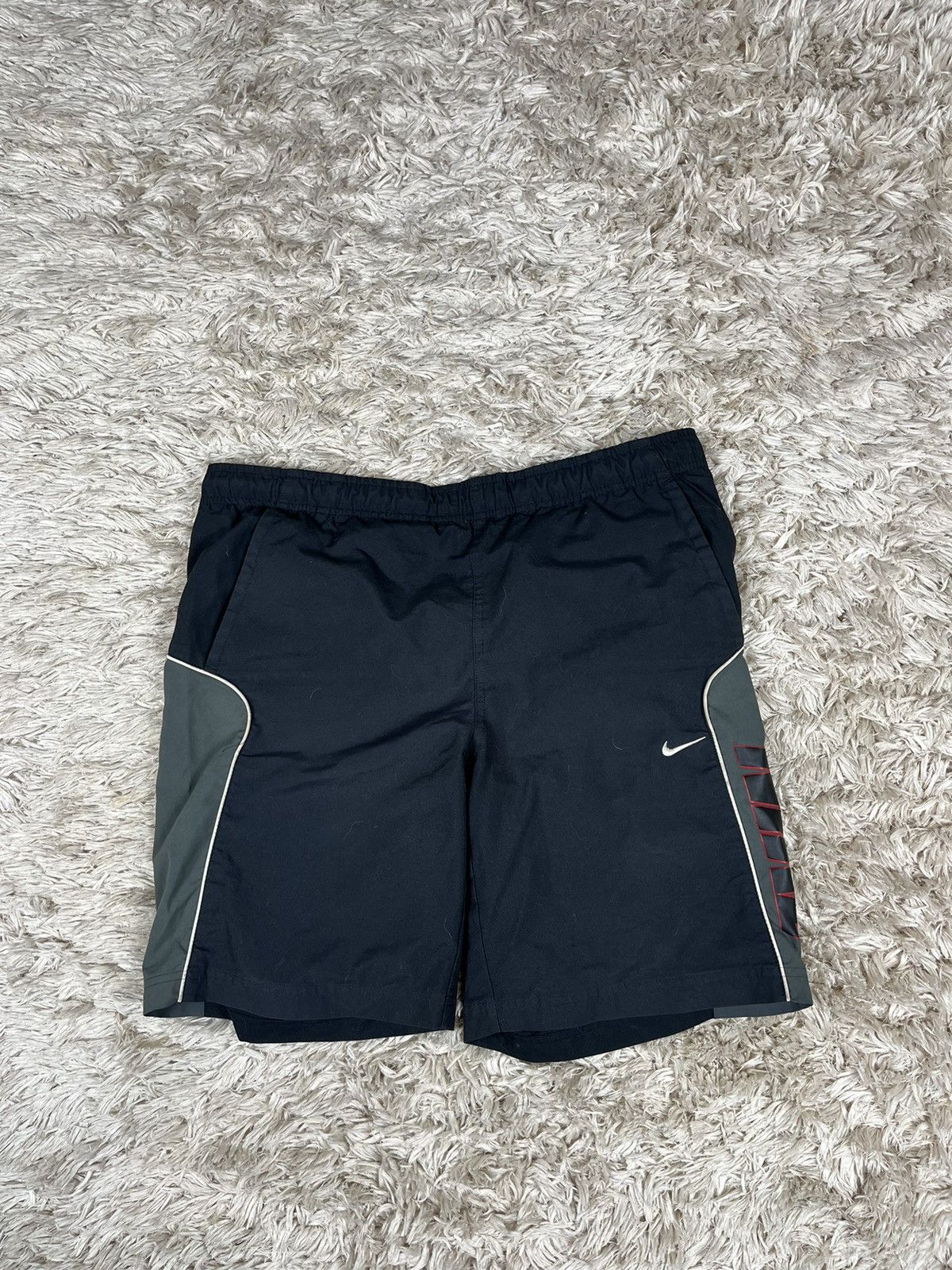 Nike Nike vintage y2k shorts Size US 29 - 2 Thumbnail