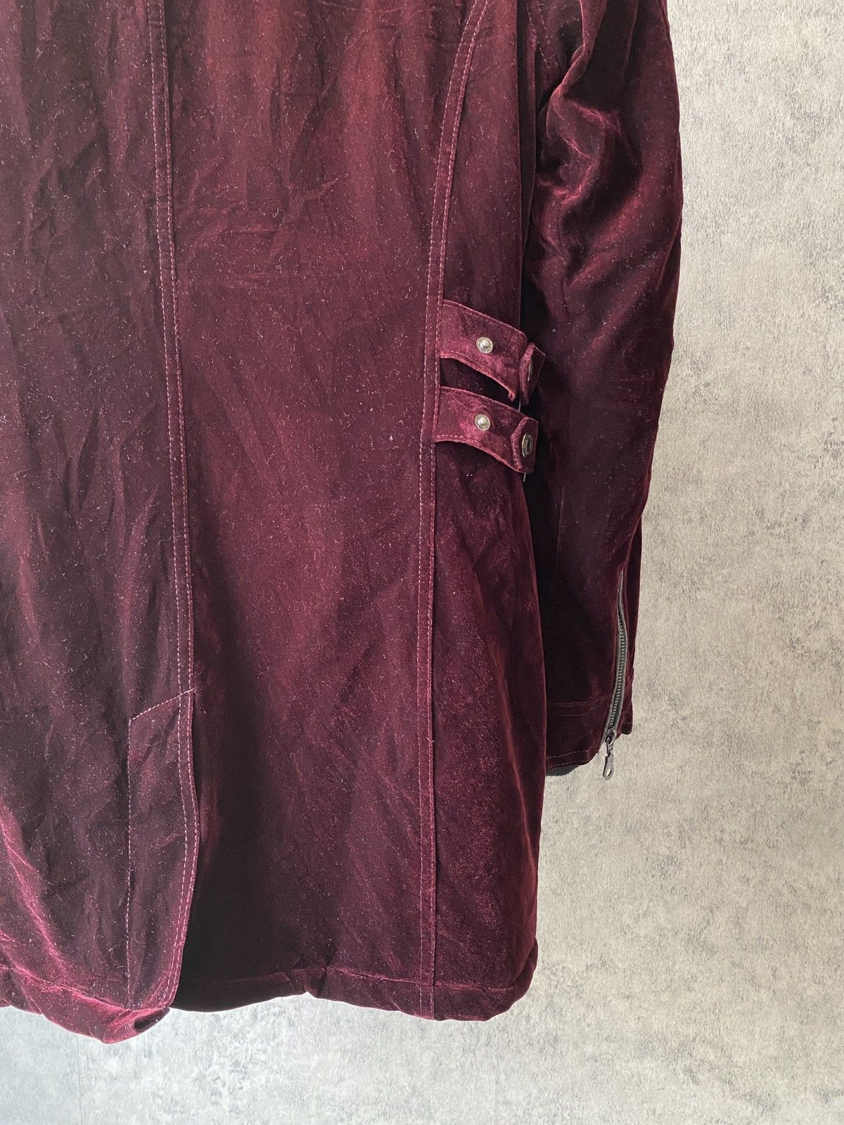 In The Attic In The Attic Red Velvet Shiny Fur Hoodie Jacket Size US M / EU 48-50 / 2 - 15 Thumbnail