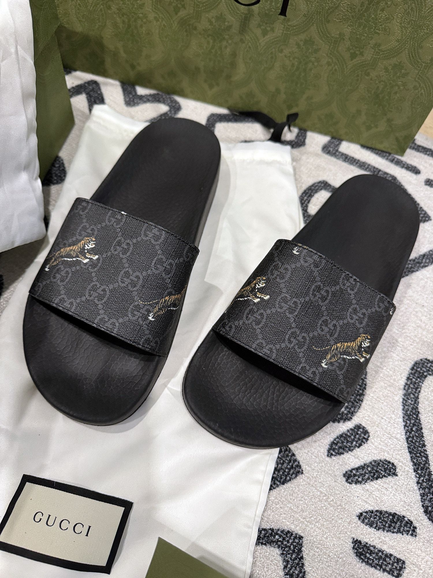 Gucci sale GG Supreme Tiger rubber Slides In Black Men’s Size 7