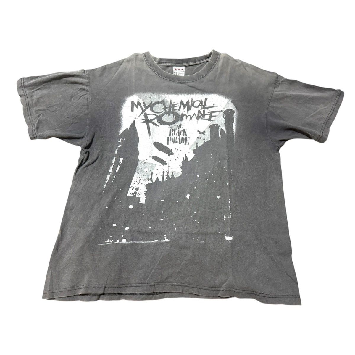 Vintage THRASHED VINTAGE My Chemical Romance The Black Parade Tee Size US L / EU 52-54 / 3 - 1 Thumbnail