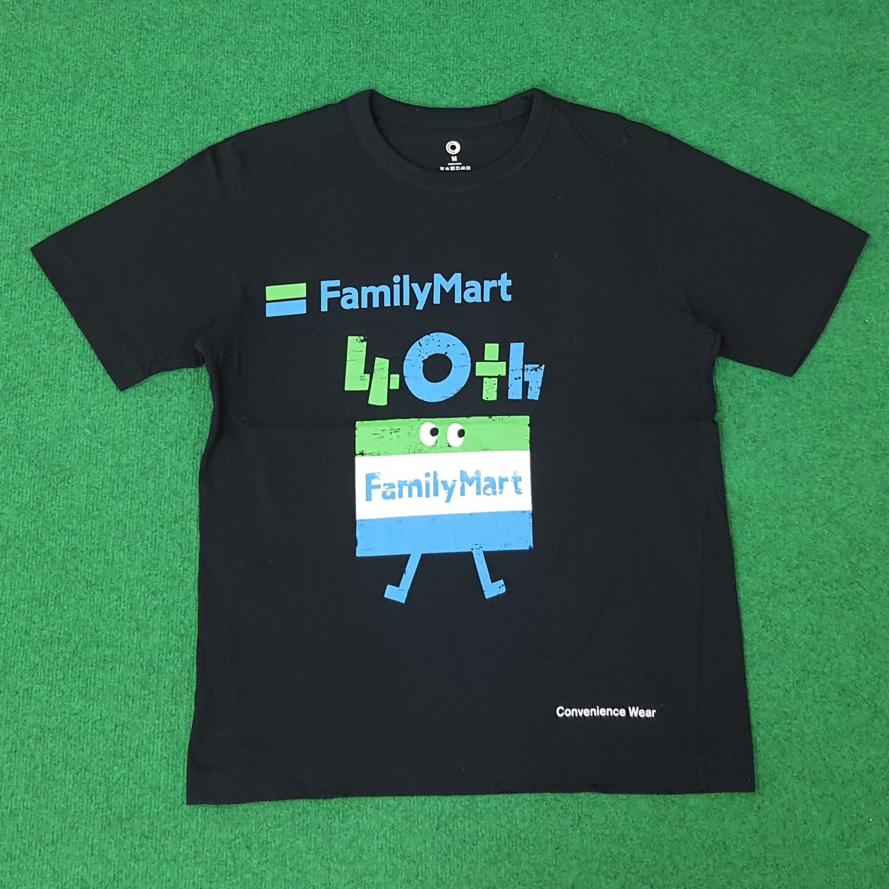 Japanese Brand Vintage Family Mart 40th Convenience Wear Tshirt C259N58 Size US M / EU 48-50 / 2 - 1 Thumbnail