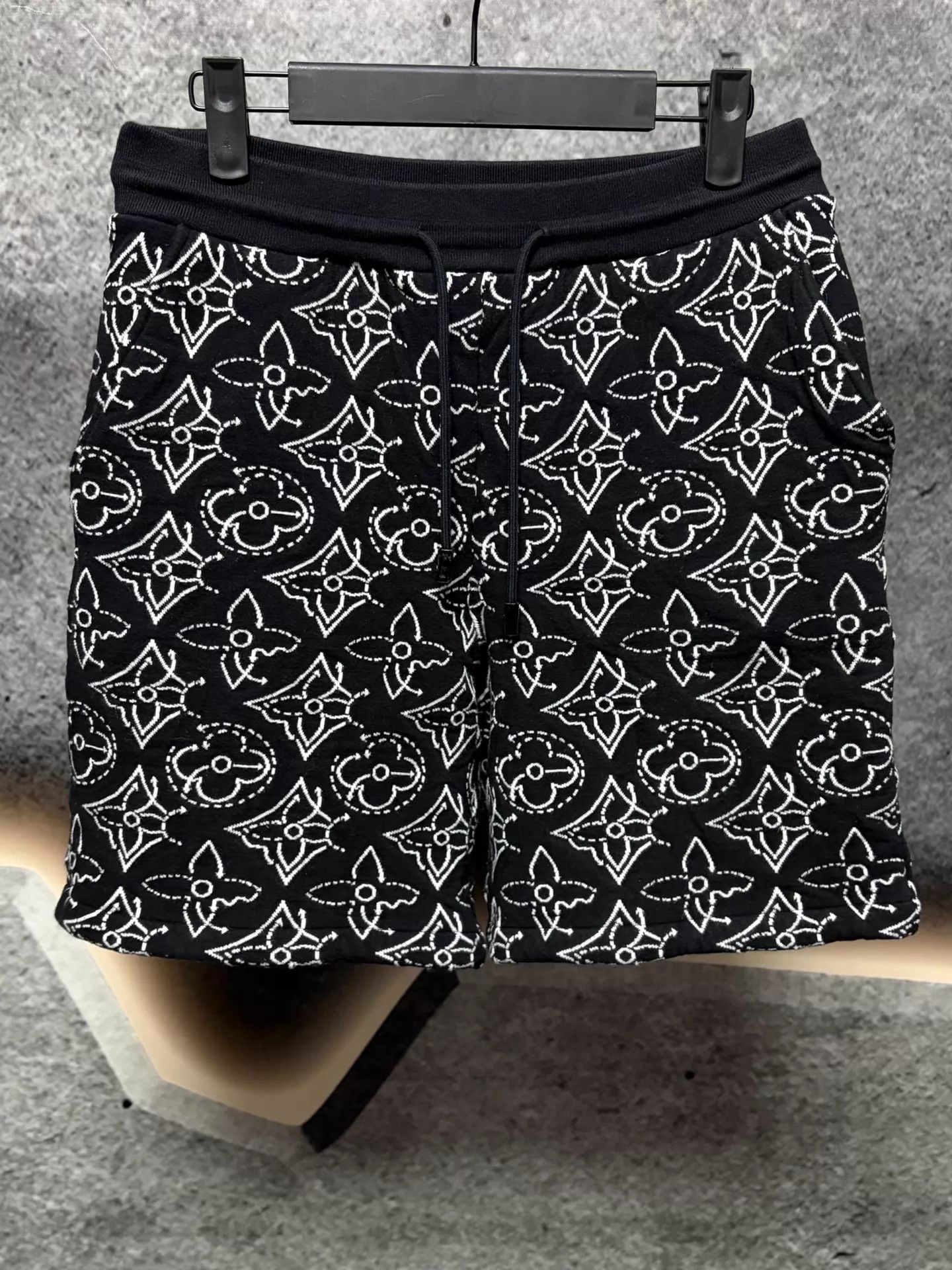 Louis Vuitton LV Black White Shorts S Like New Size US 29 - 1 Thumbnail