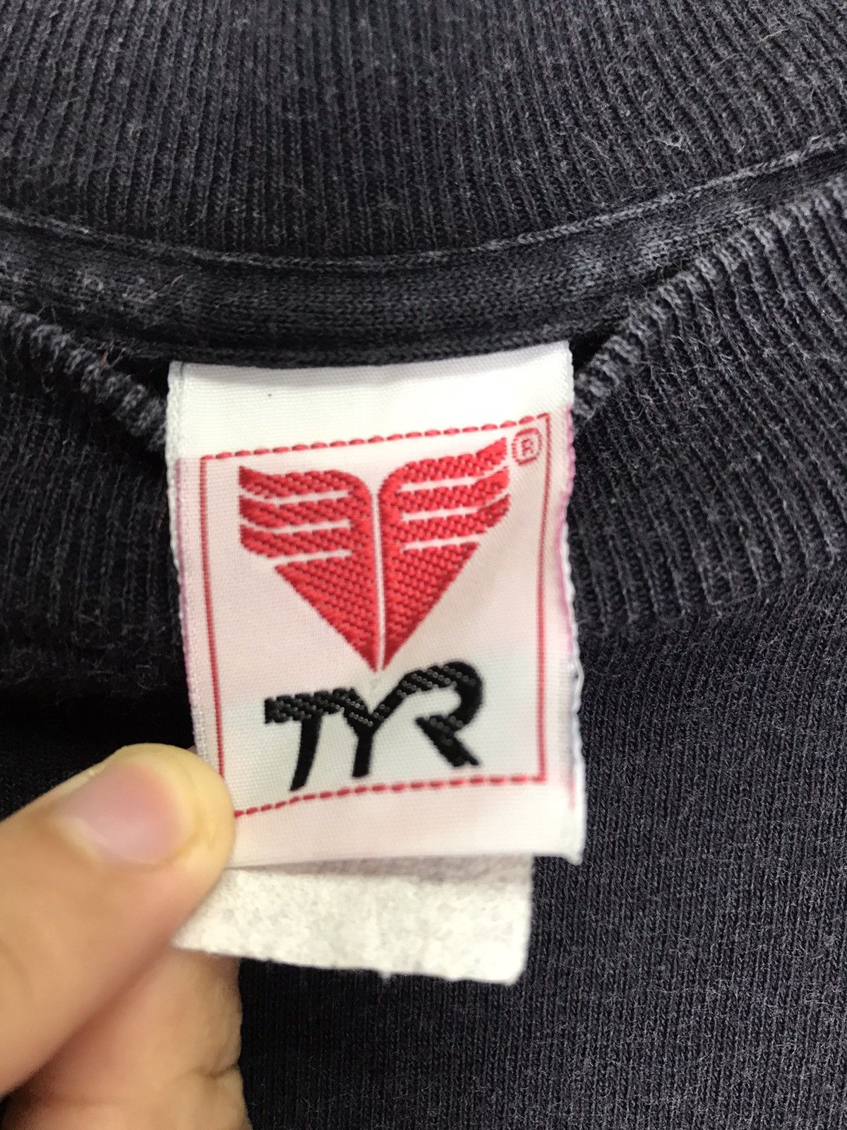 Vintage Vintage TYR T-Shirt Size US M / EU 48-50 / 2 - 10 Thumbnail