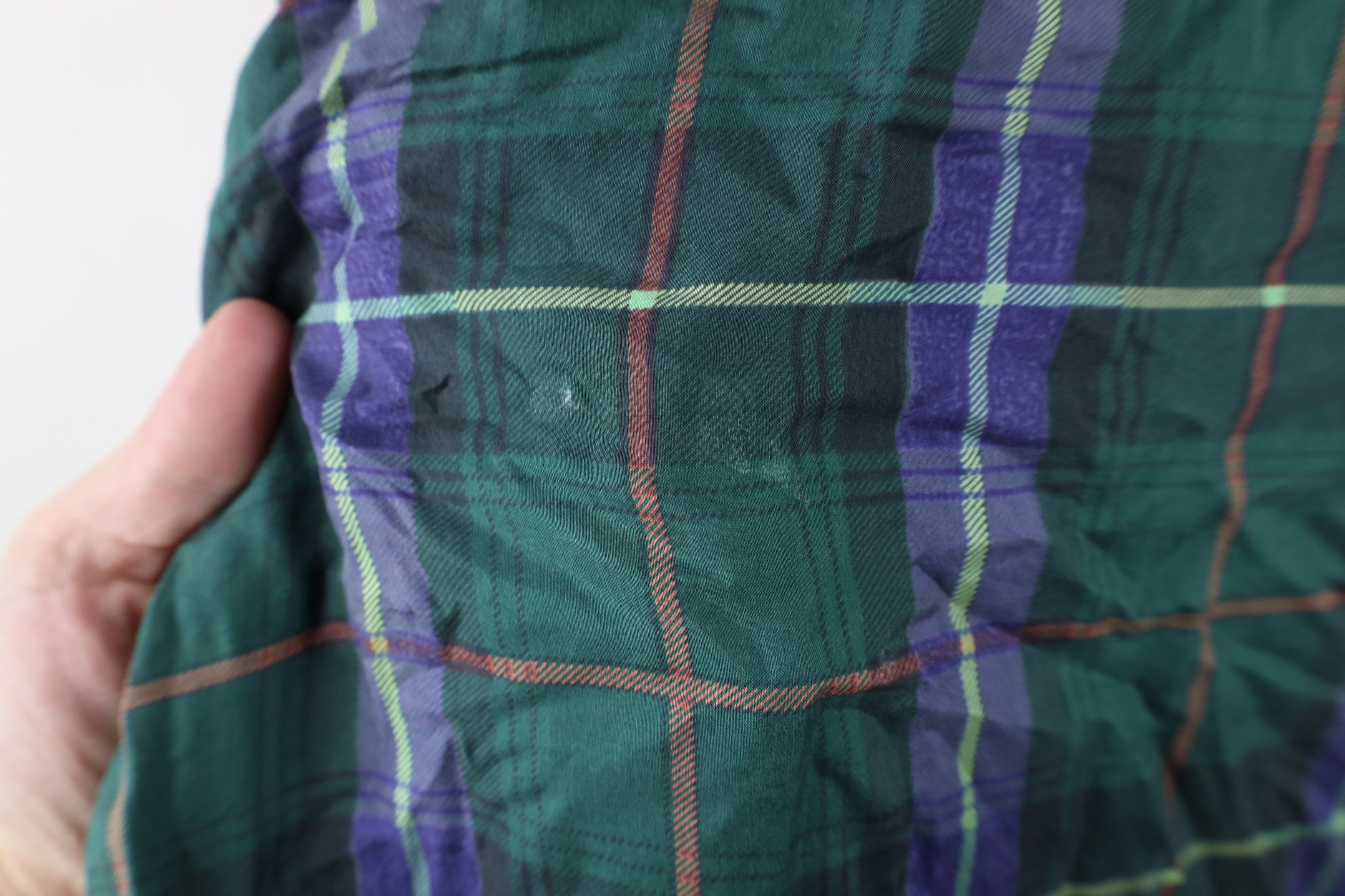 Vintage Vintage 90s Streetwear Fit Silk Collared Button Shirt Plaid Size US S / EU 44-46 / 1 - 9 Thumbnail