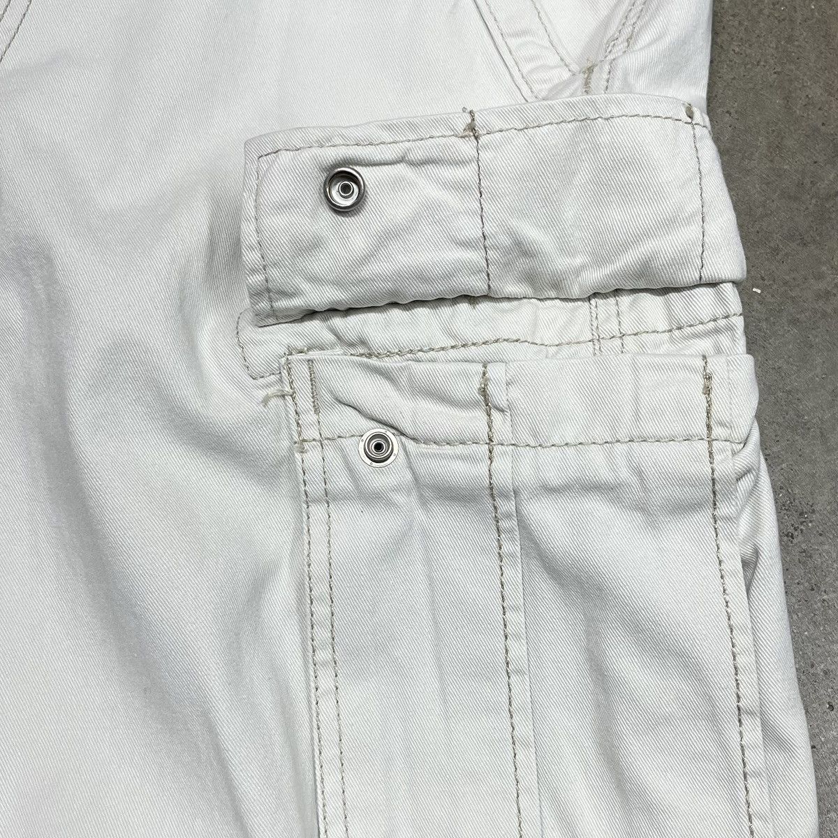 Levi's Vintage Levi’s 90s Distressed y2k Carrier Cargo Shorts Size US 29 - 8 Thumbnail